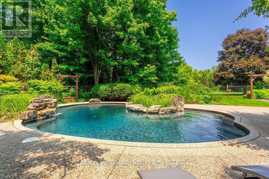 27 BLACKBERRY PLACE