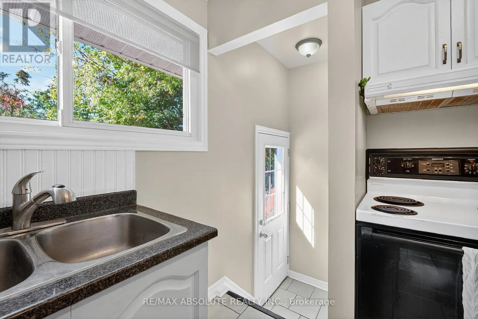 2186 TAWNEY ROAD