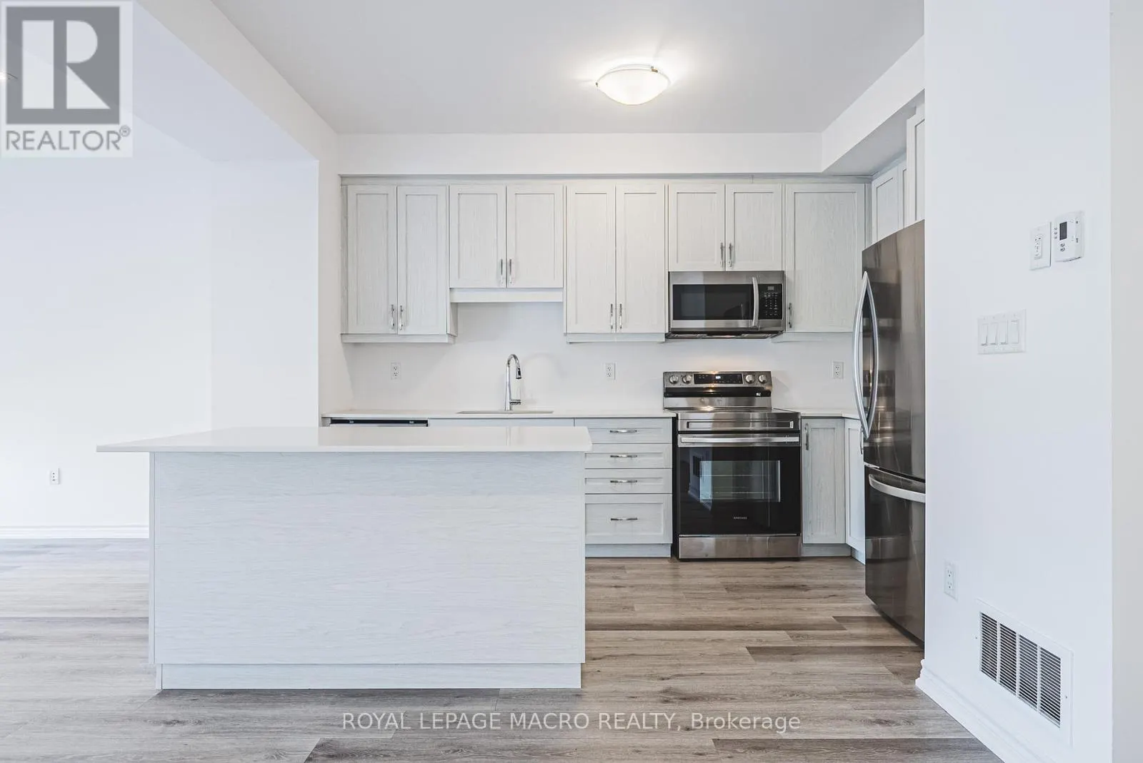 5 - 461 BLACKBURN DRIVE