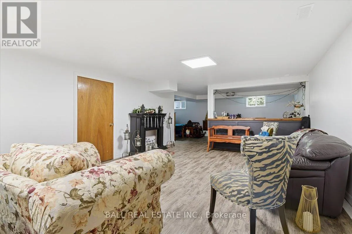 2046 SELWYN ROAD