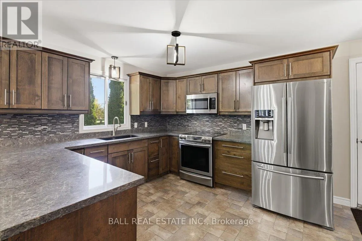 2046 SELWYN ROAD