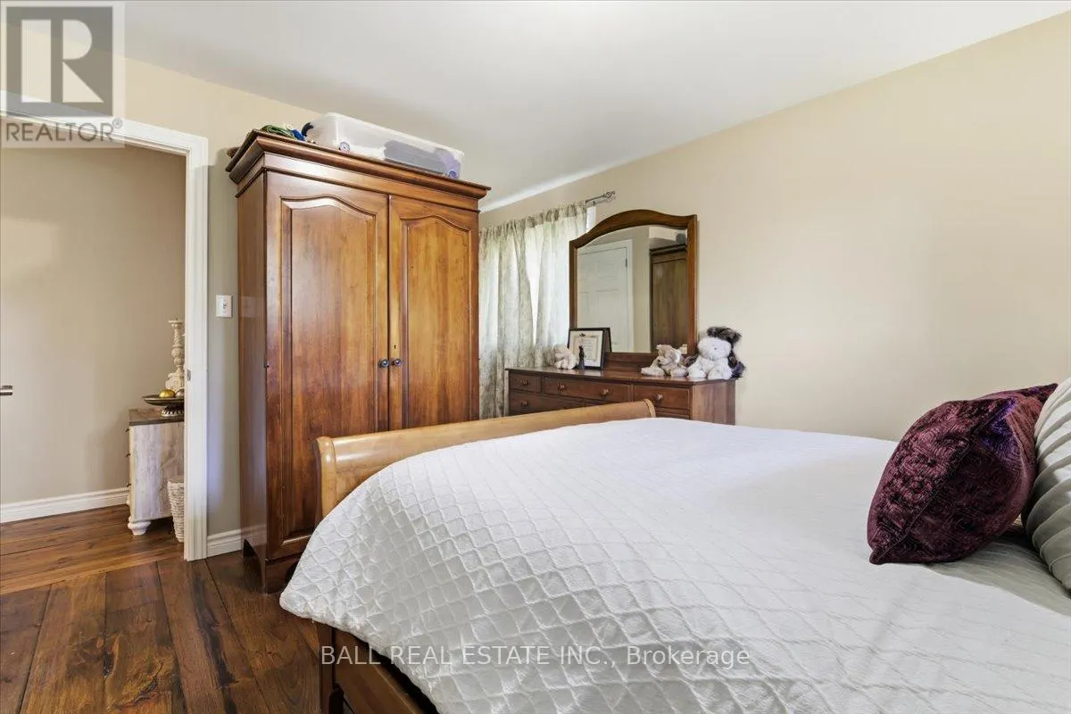 2046 SELWYN ROAD