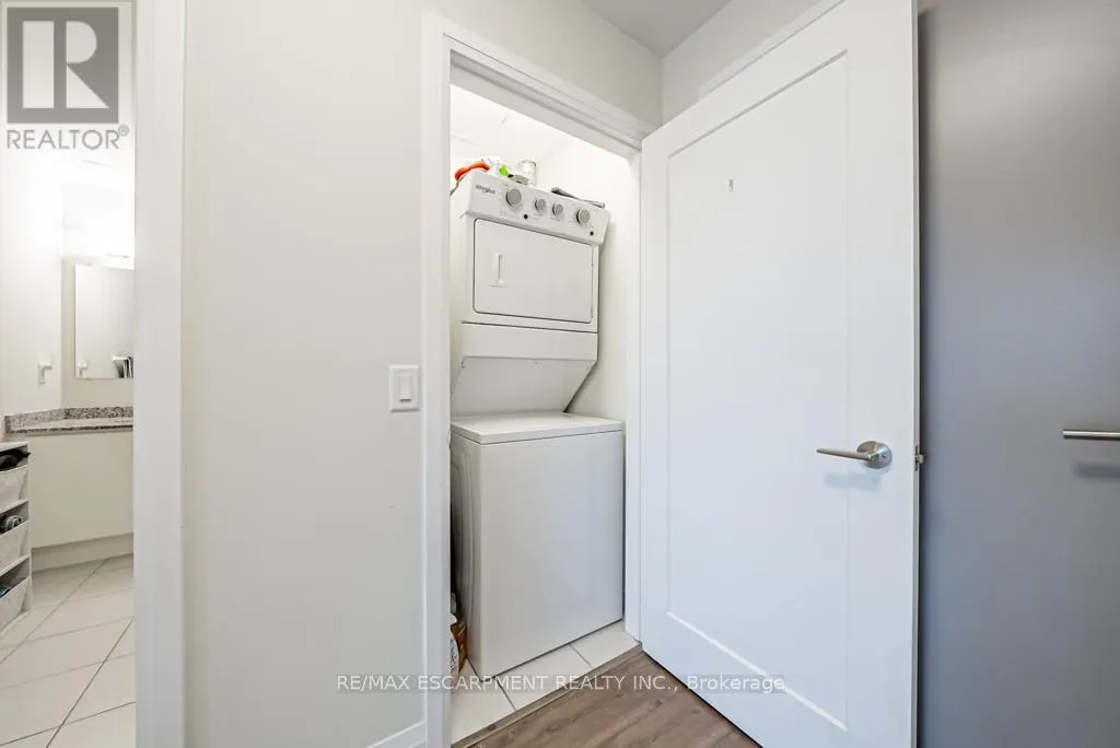 118 - 16 CONCORD PLACE
