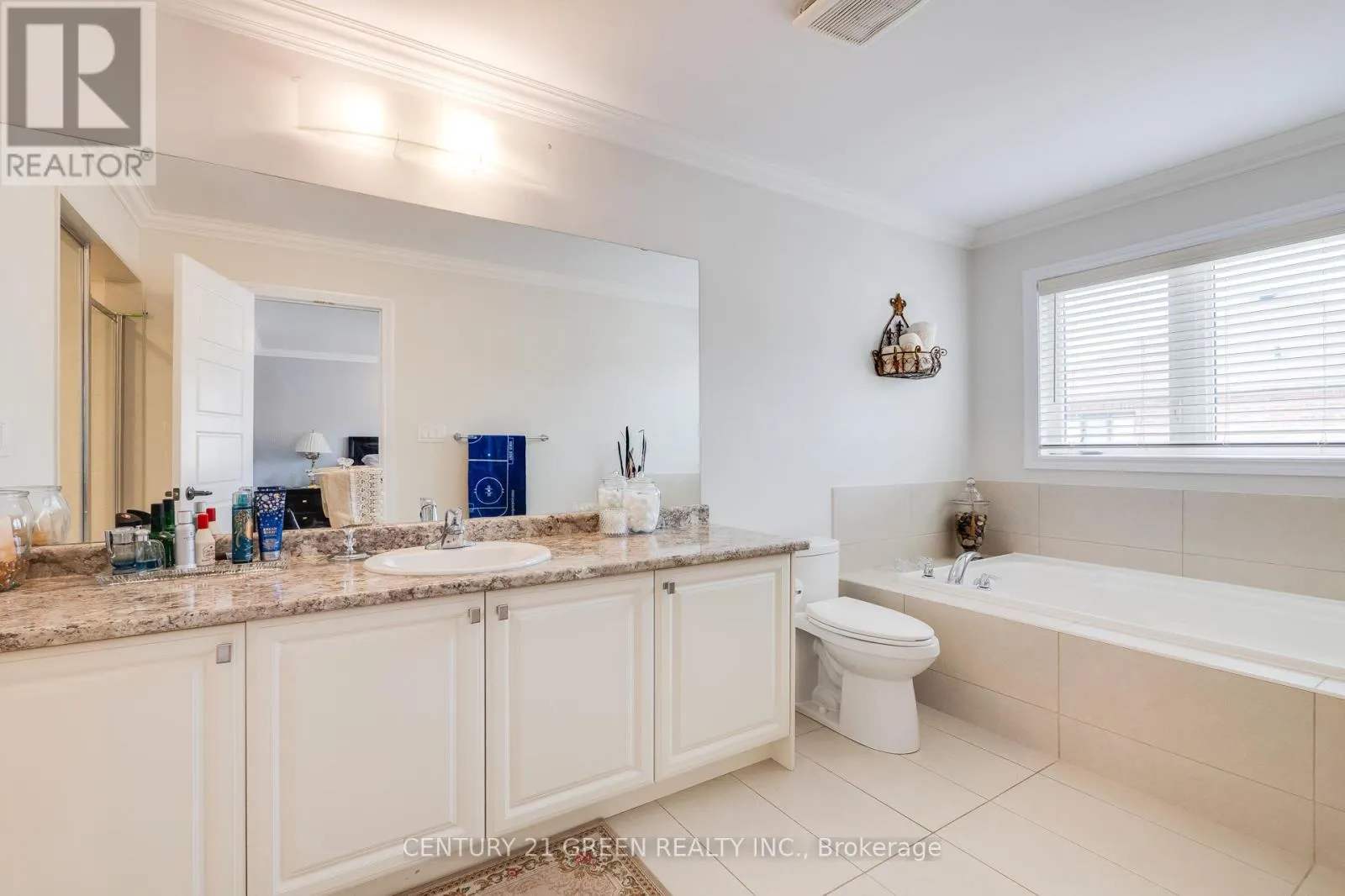 22 SCARLETWOOD STREET