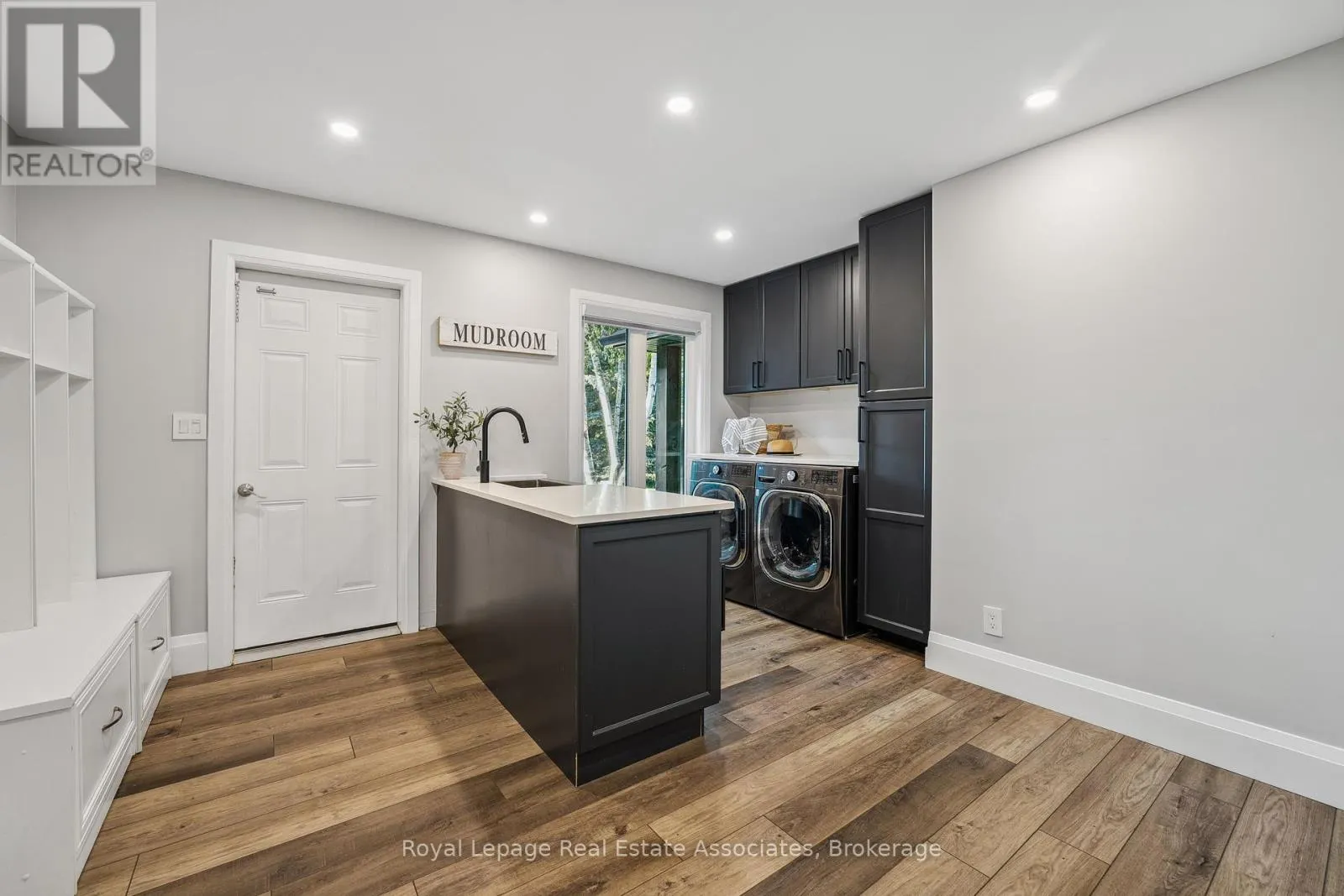 102 CONCESSION 11 E