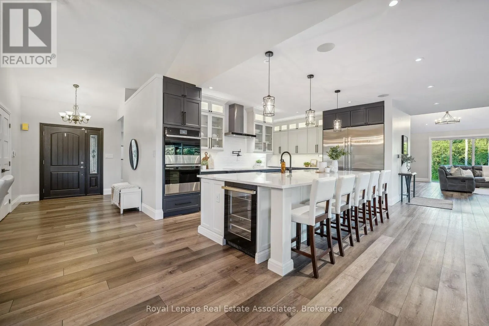 102 CONCESSION 11 E