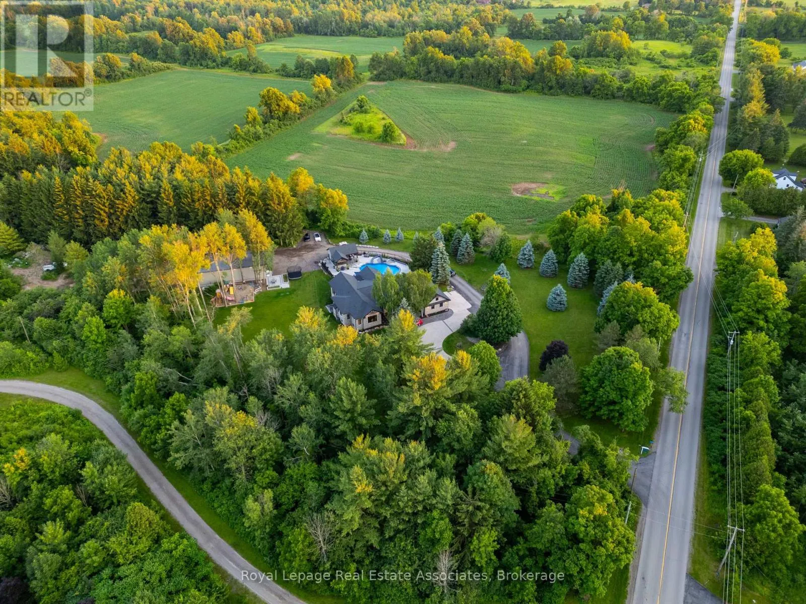 102 CONCESSION 11 E