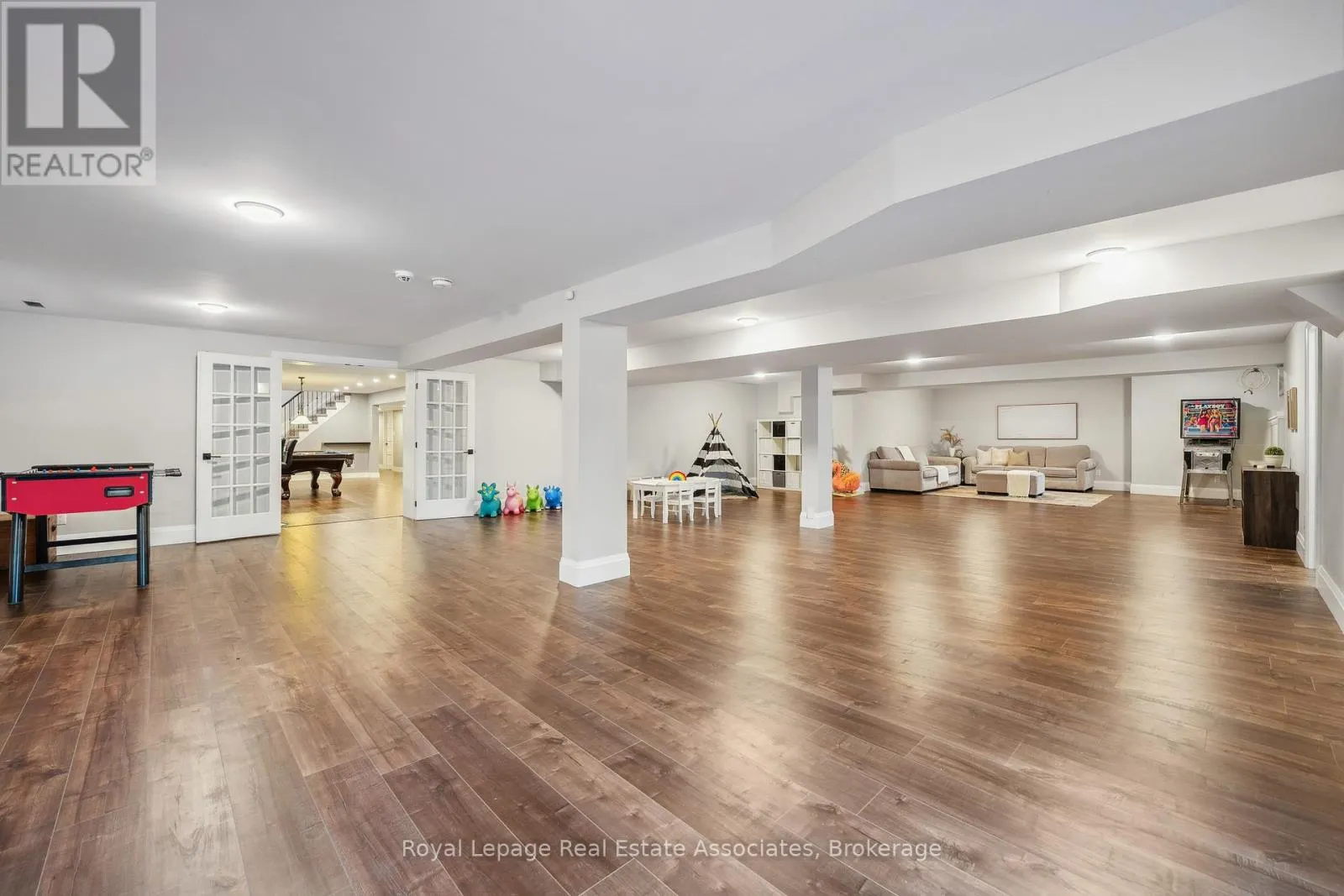 102 CONCESSION 11 E