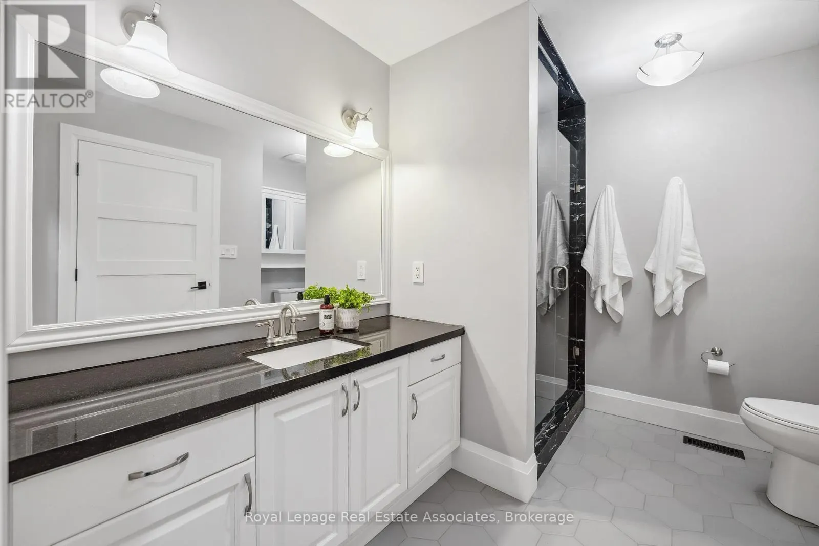 102 CONCESSION 11 E