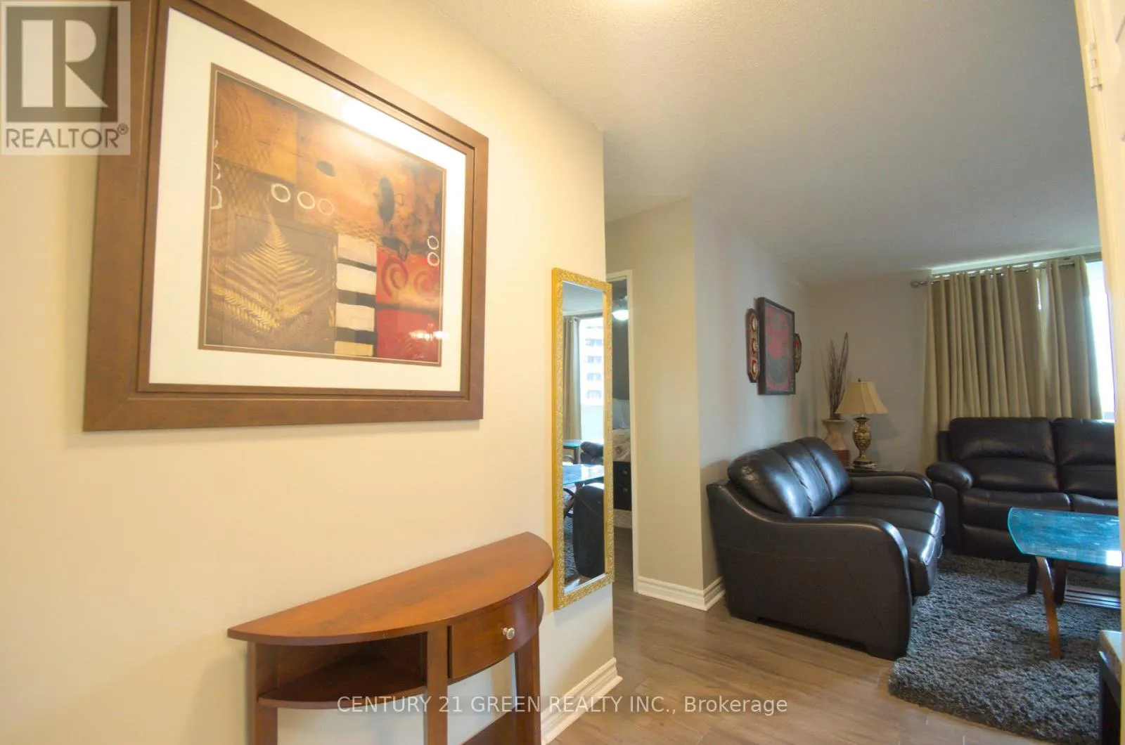 1005 - 1103 JALNA BOULEVARD