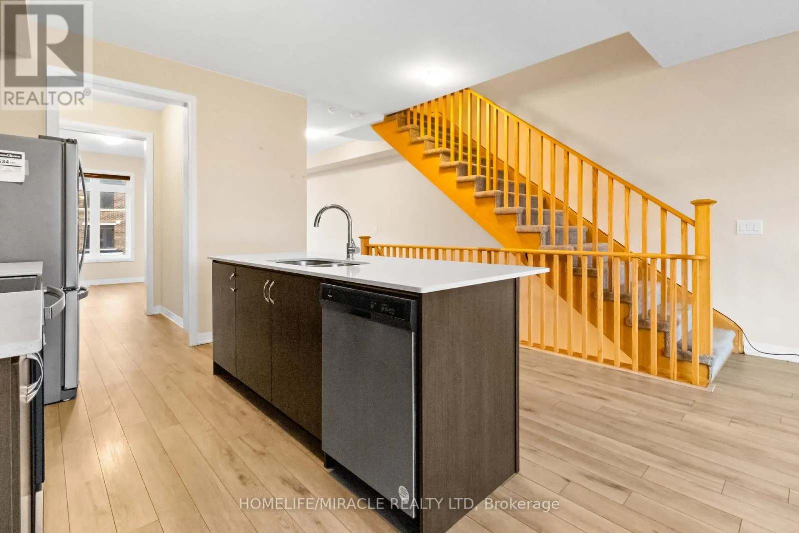 109 - 585 COLBORNE STREET E