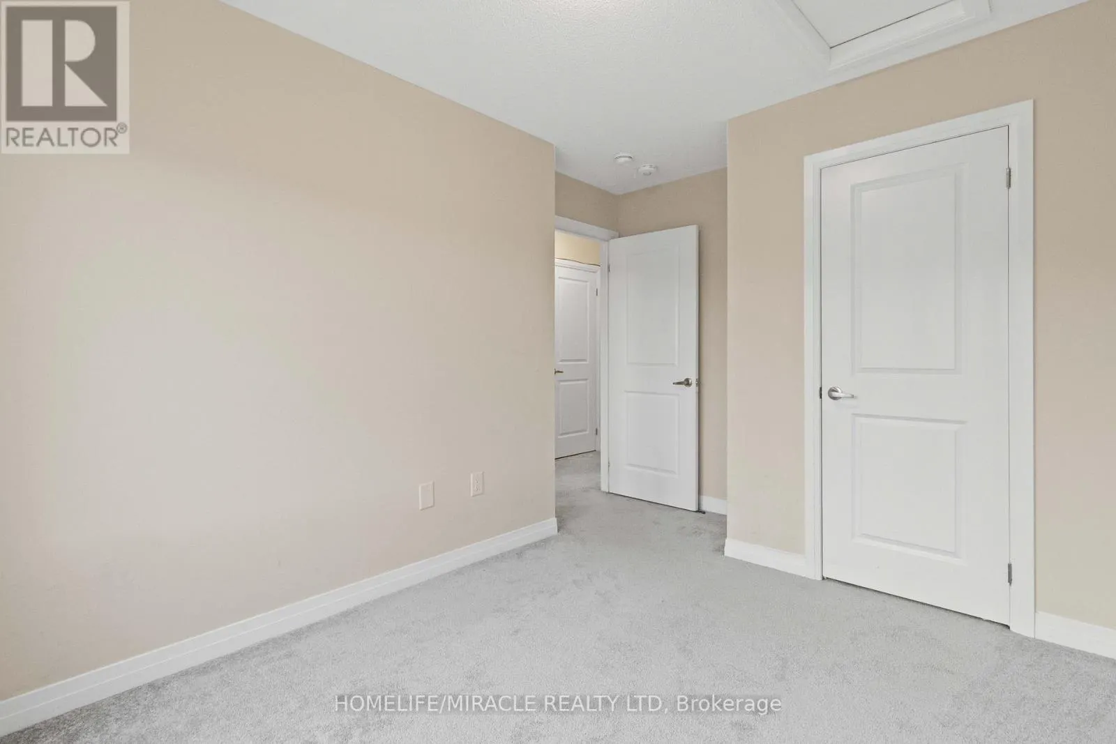 109 - 585 COLBORNE STREET E