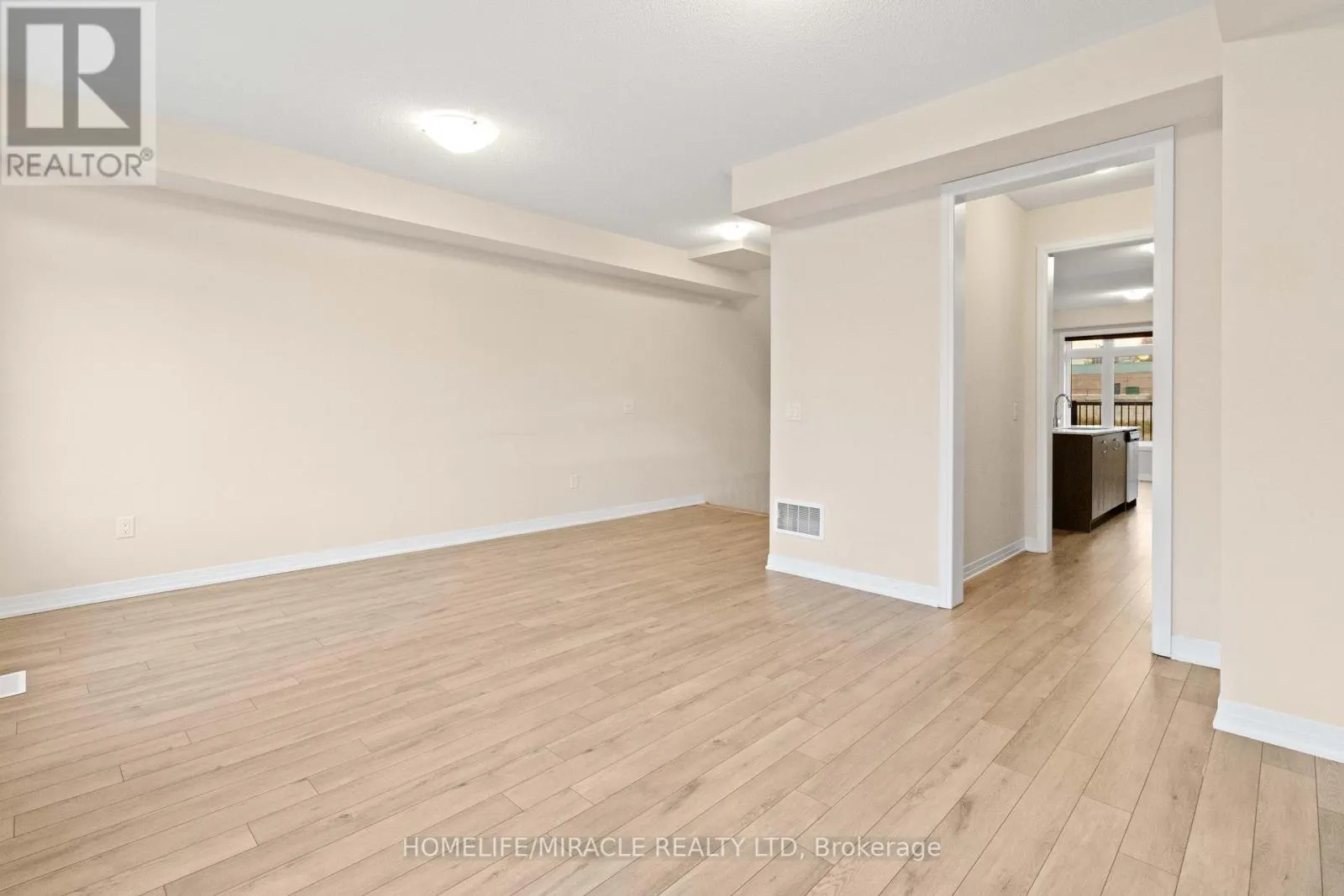 109 - 585 COLBORNE STREET E