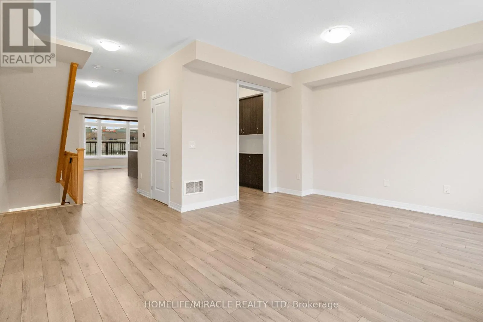 109 - 585 COLBORNE STREET E