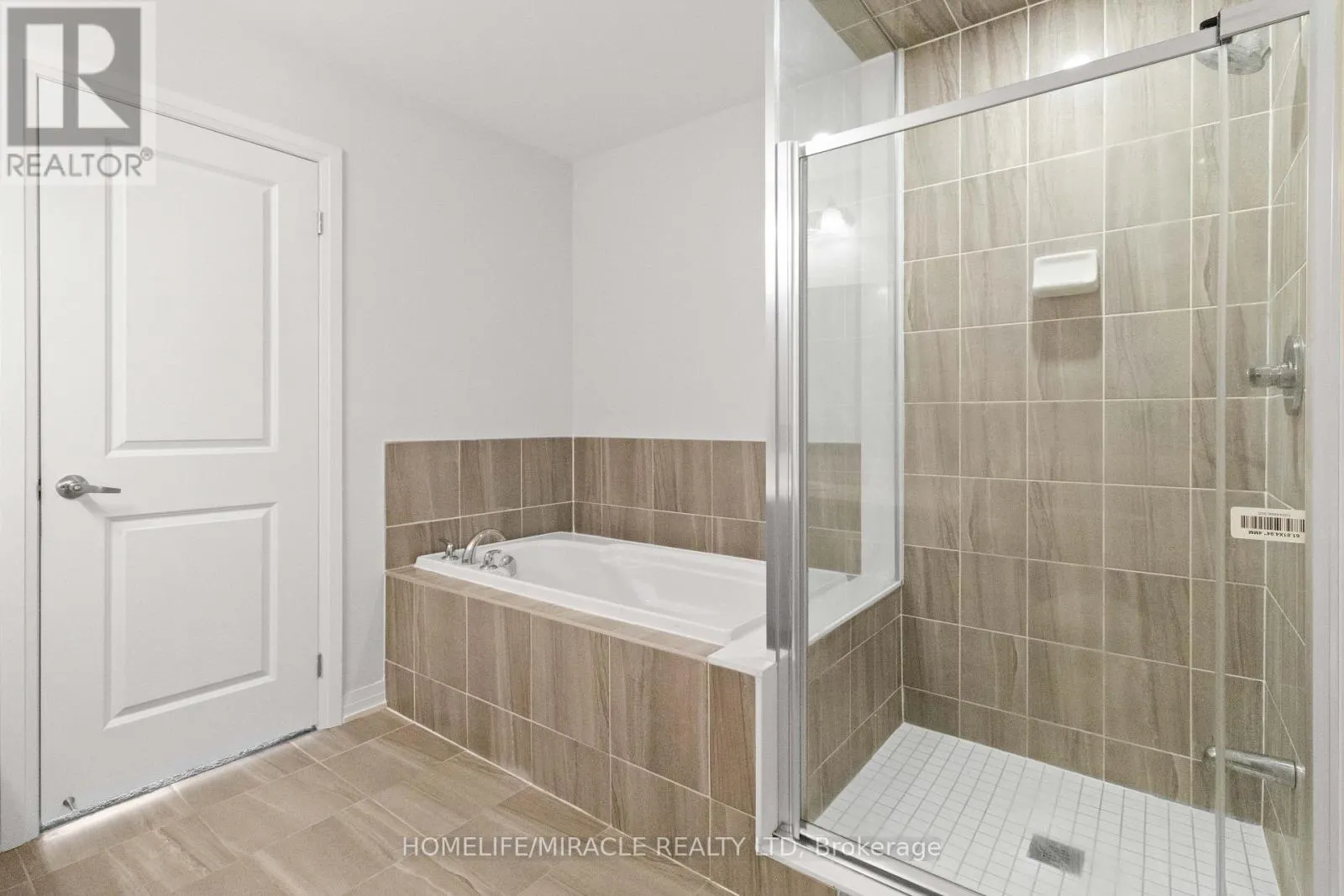 109 - 585 COLBORNE STREET E