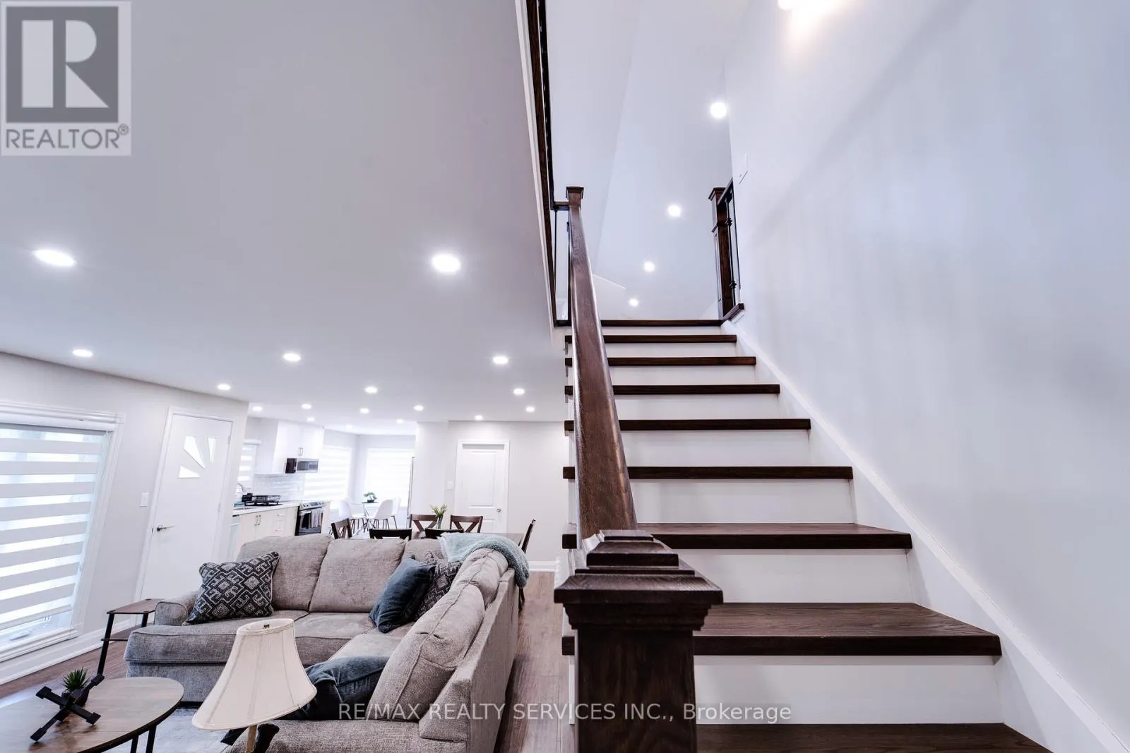 885 GLEN CEDAR DRIVE