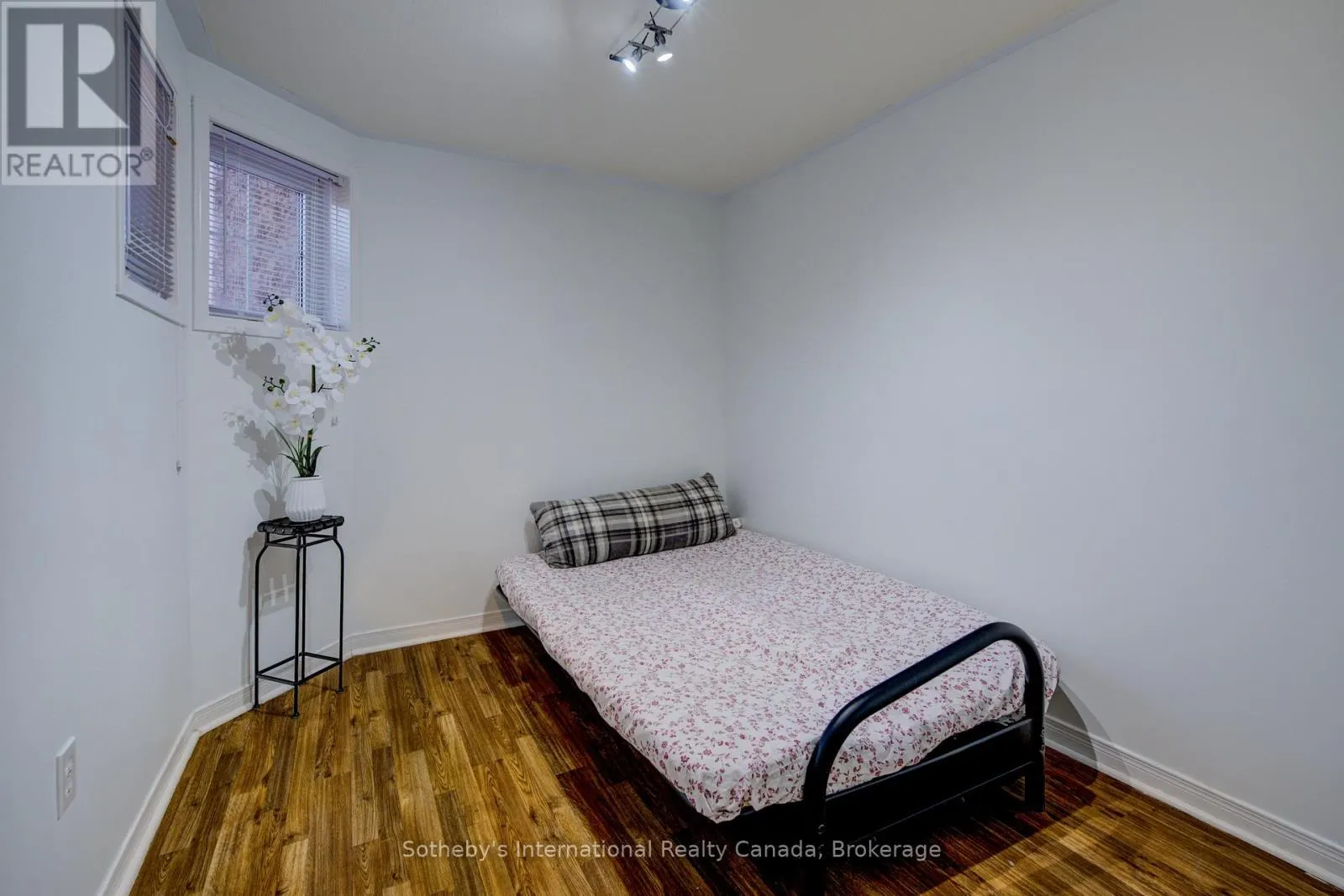 147 ST. LAWRENCE DRIVE