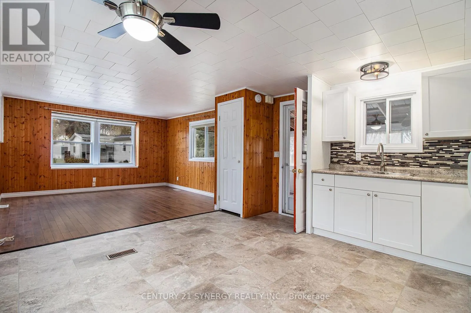 9 BRIDLE PATH