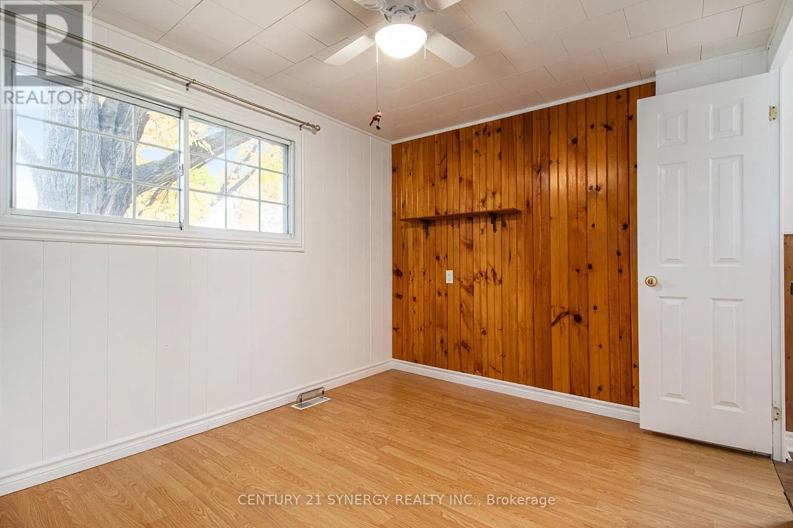 9 BRIDLE PATH