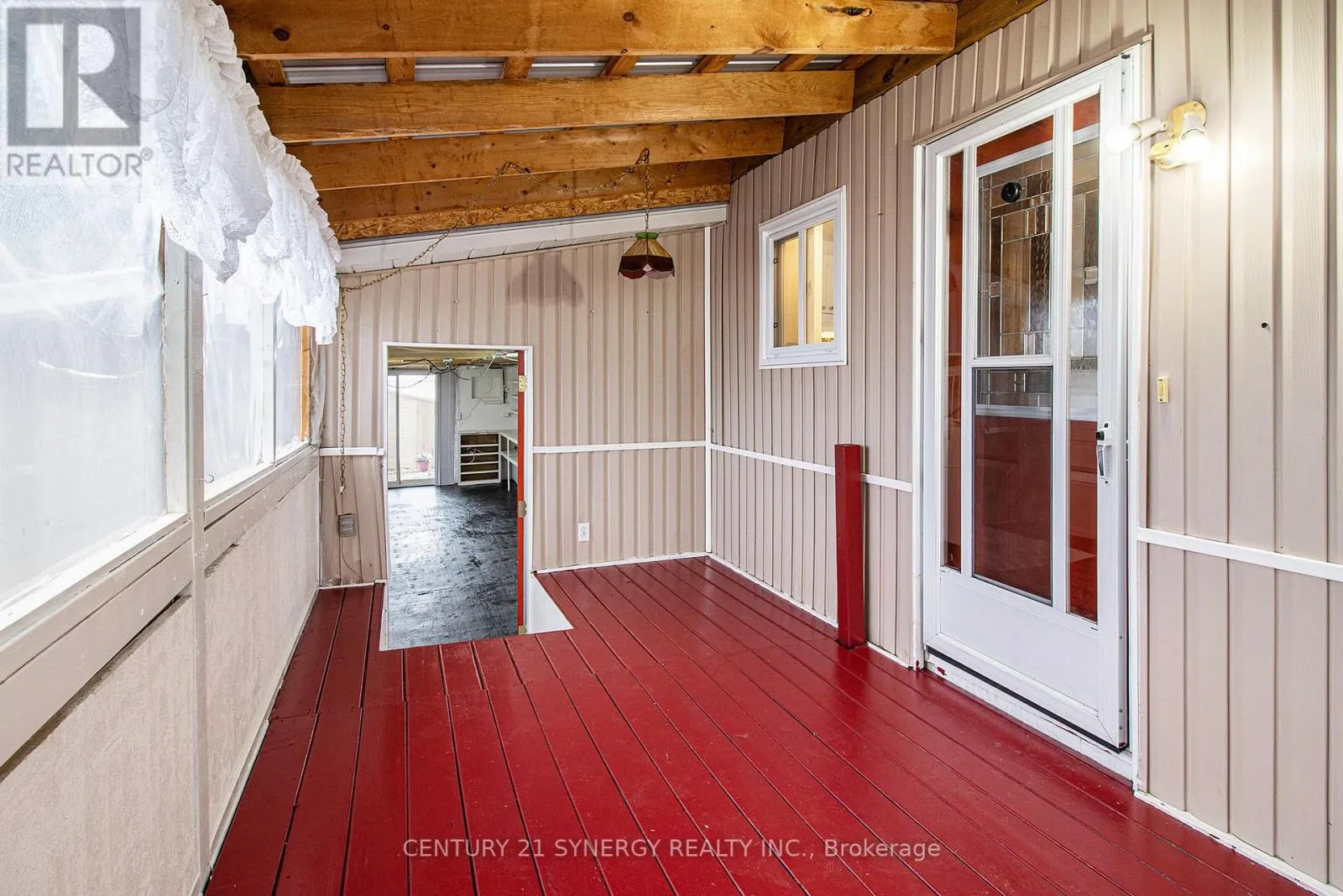 9 BRIDLE PATH