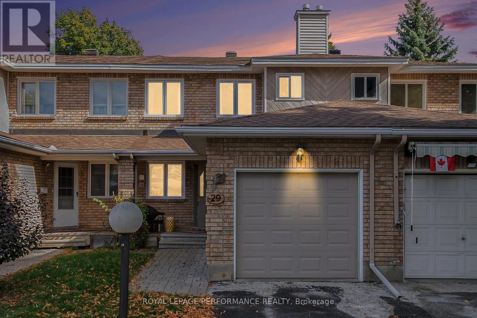 29 HUMMINGBIRD CRESCENT