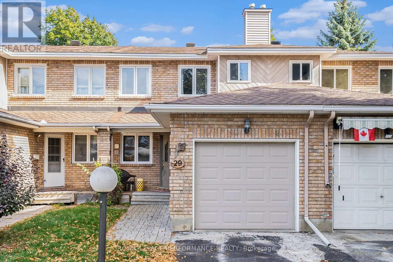 29 HUMMINGBIRD CRESCENT