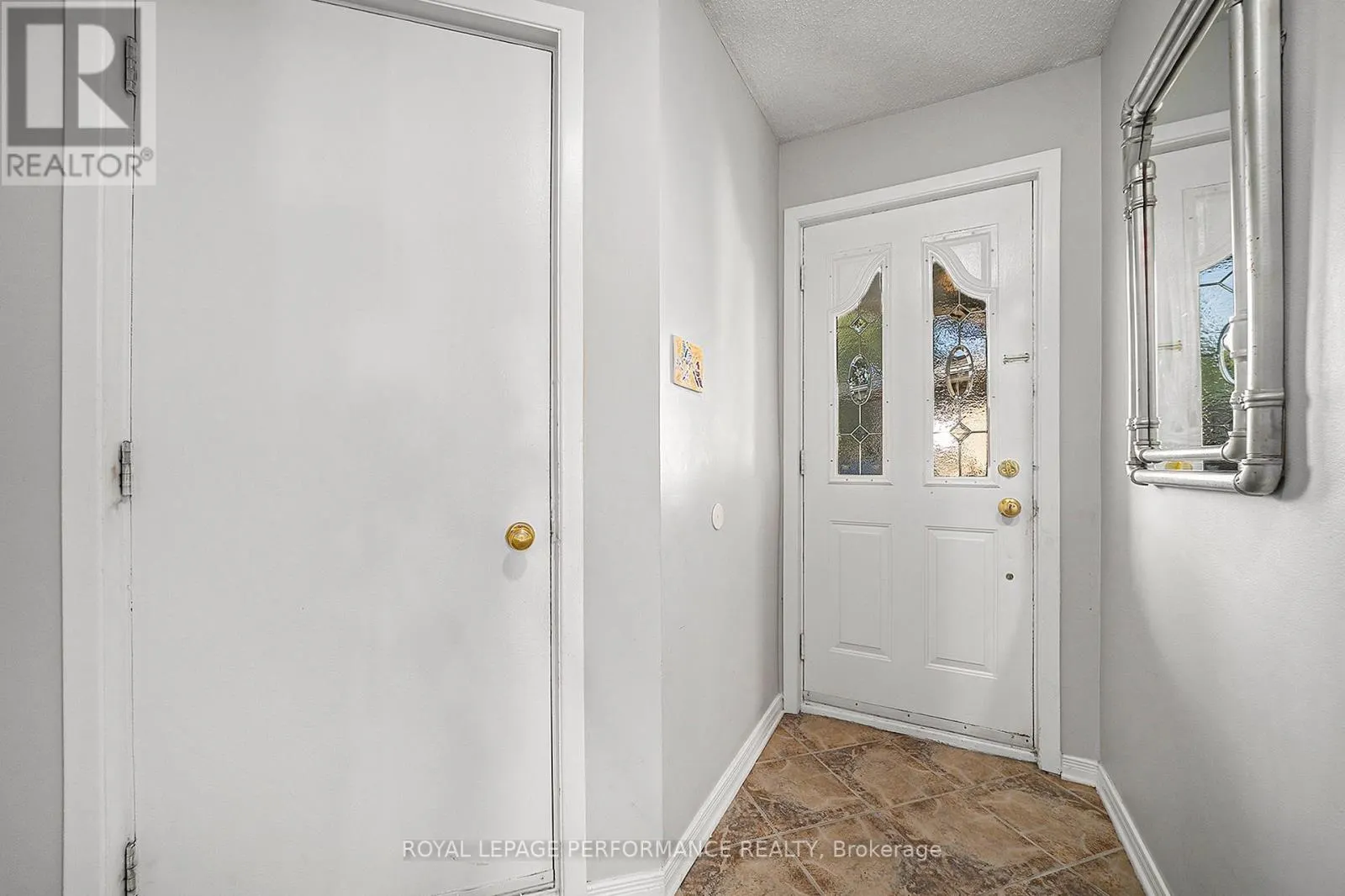 29 HUMMINGBIRD CRESCENT