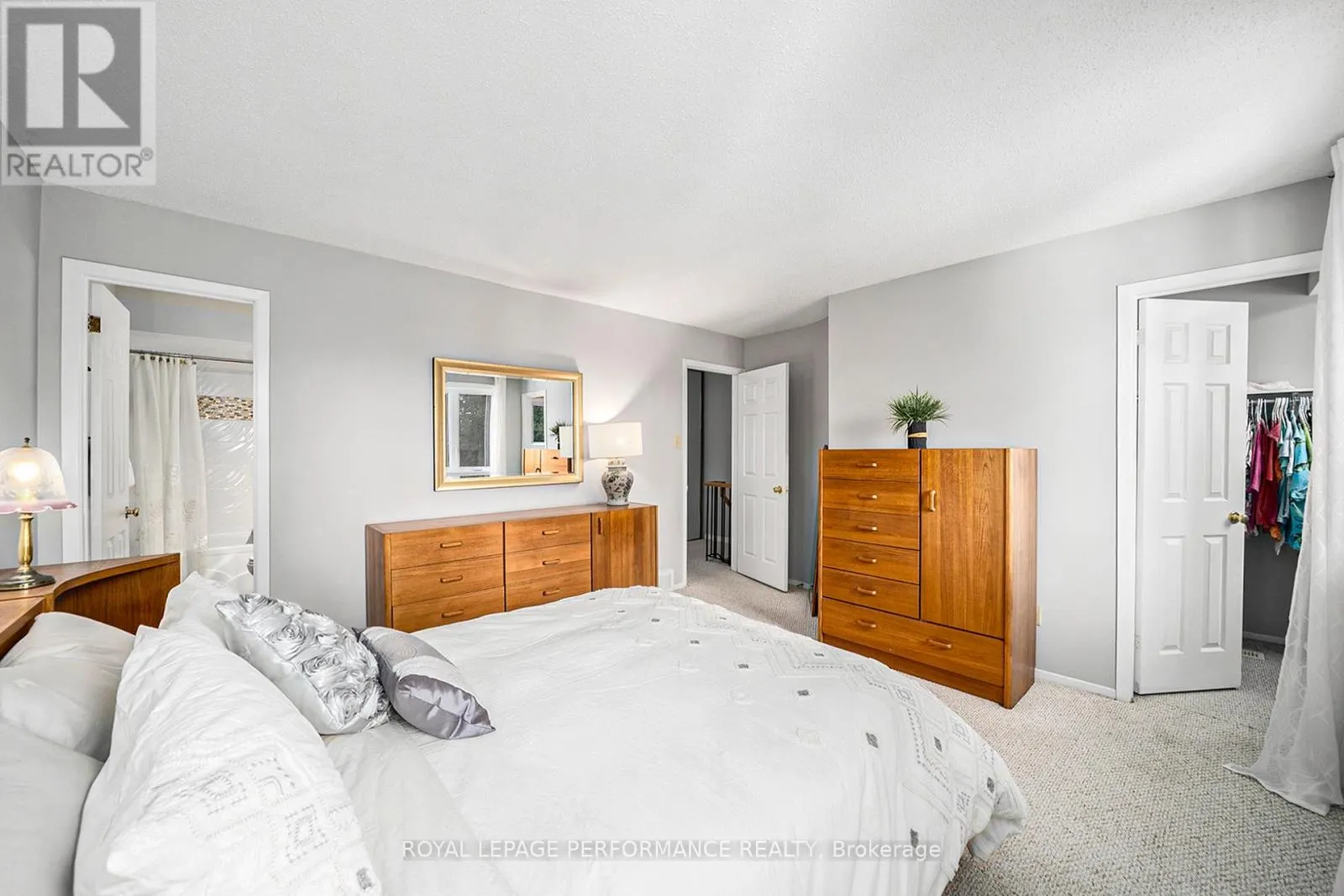 29 HUMMINGBIRD CRESCENT