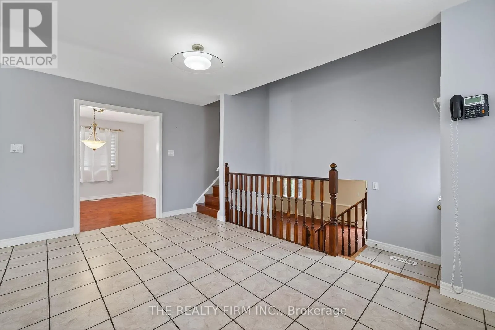 33 STONEYCREEK CRESCENT