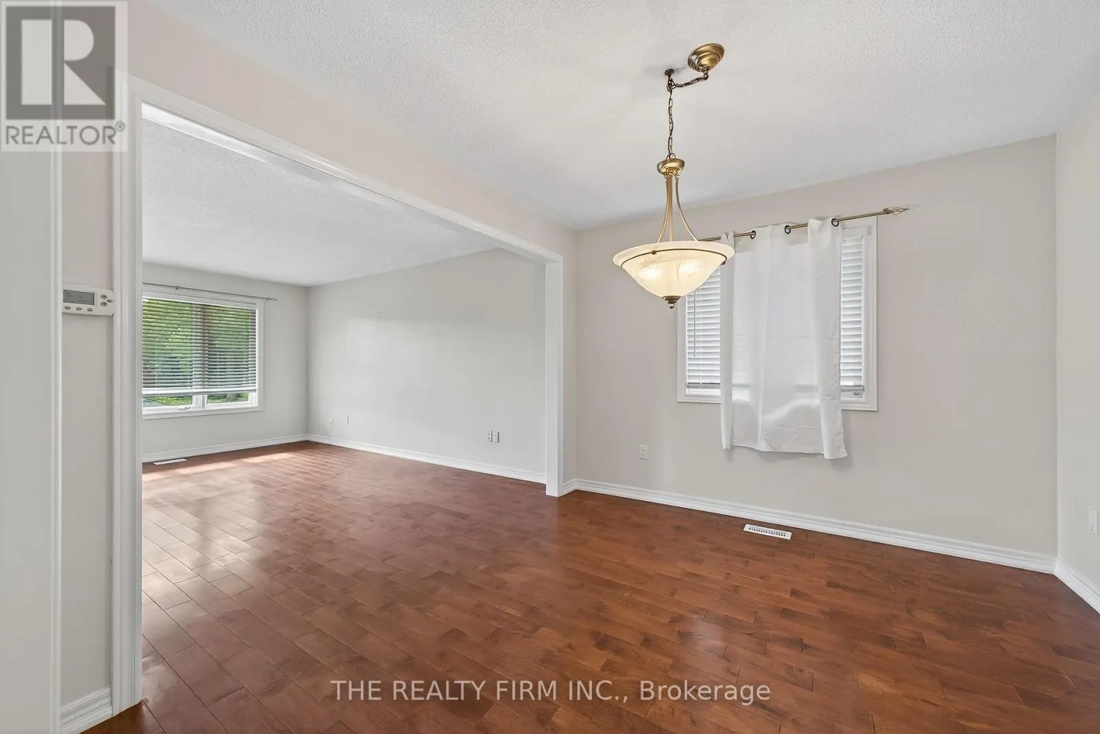 33 STONEYCREEK CRESCENT