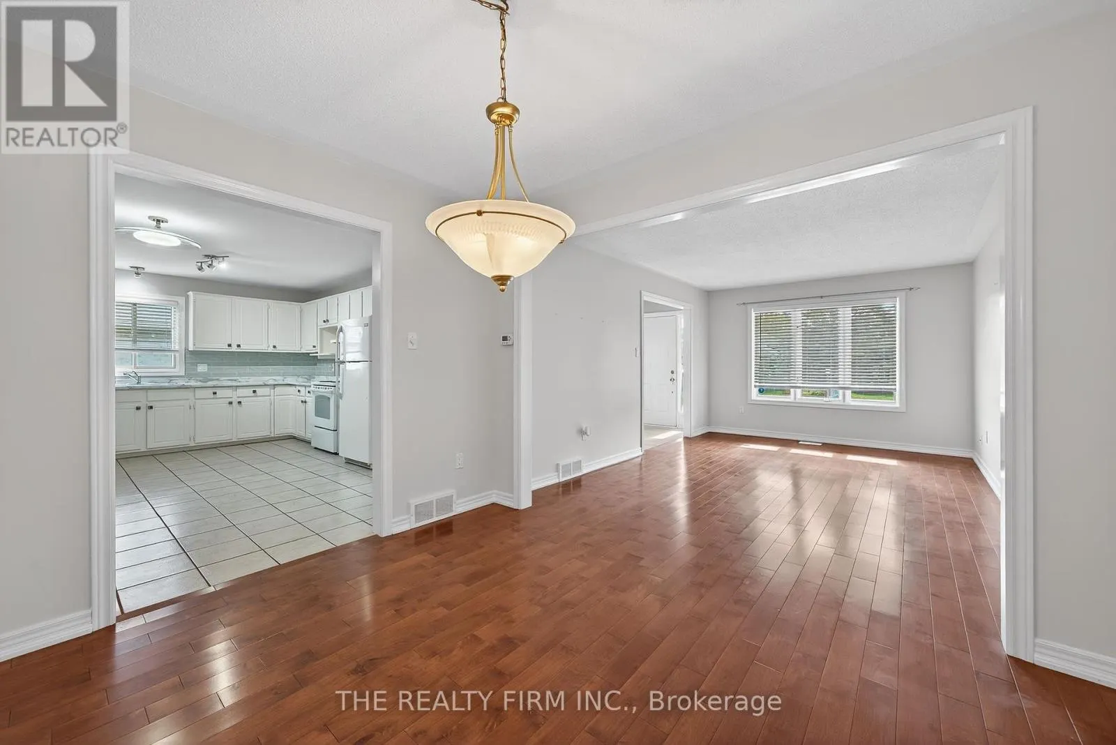 33 STONEYCREEK CRESCENT