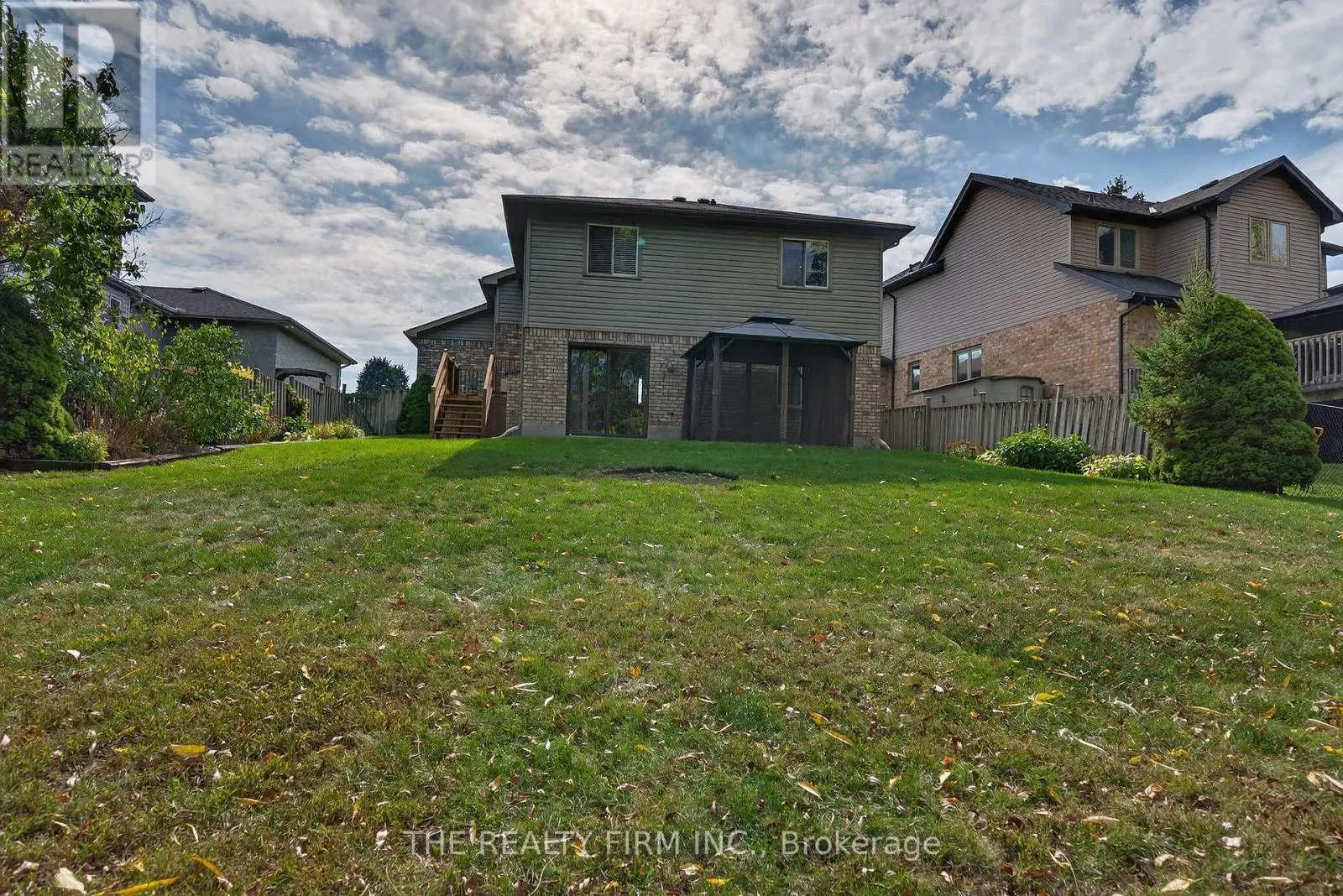 33 STONEYCREEK CRESCENT