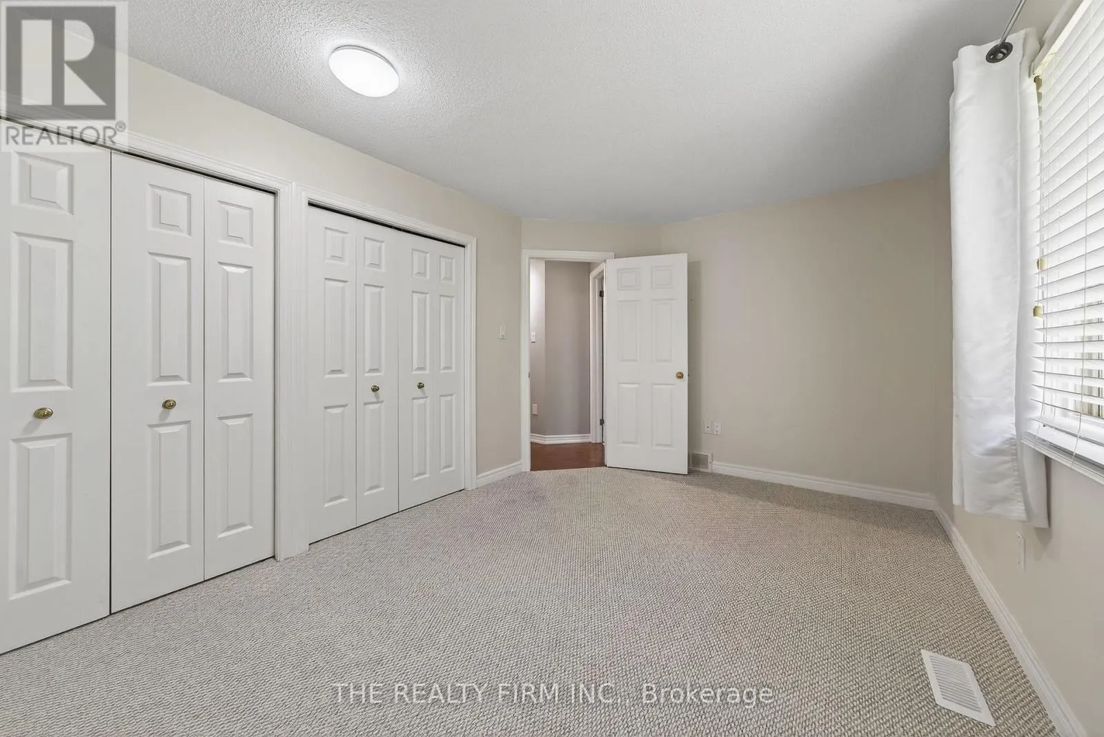 33 STONEYCREEK CRESCENT