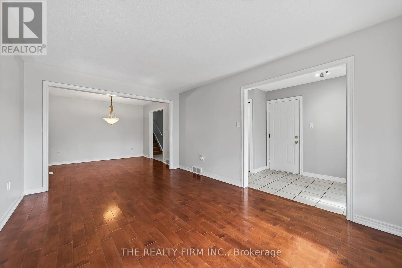 33 STONEYCREEK CRESCENT