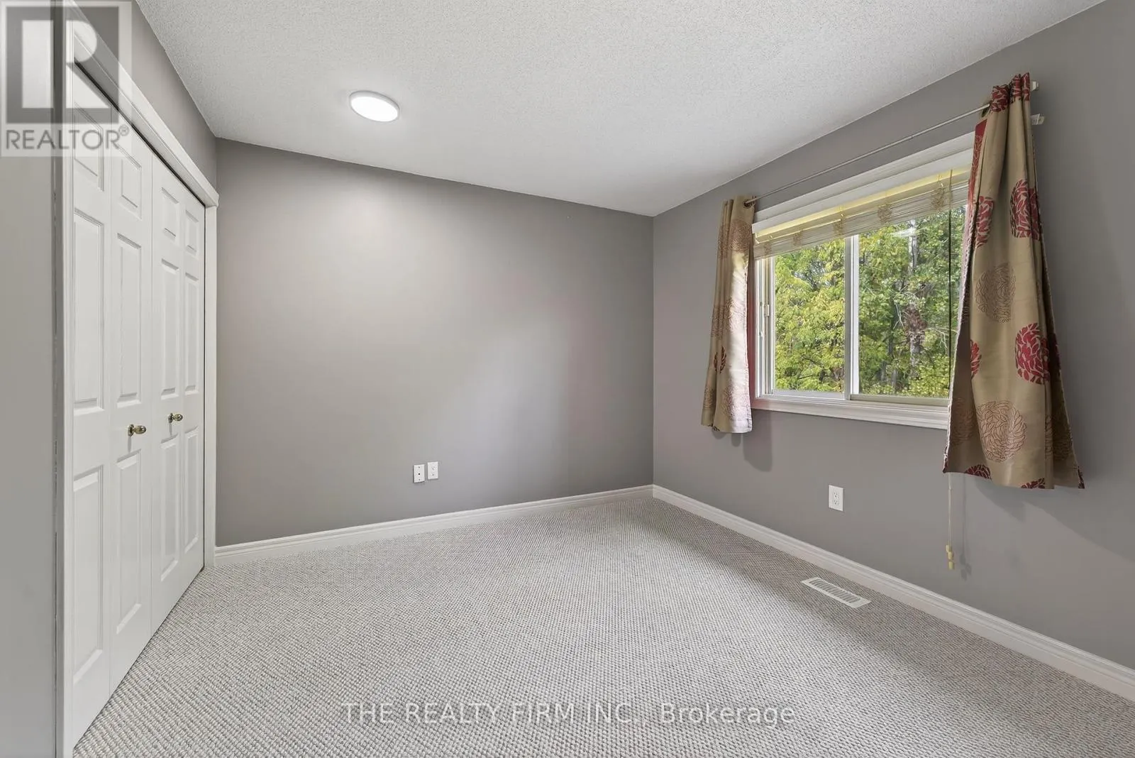 33 STONEYCREEK CRESCENT