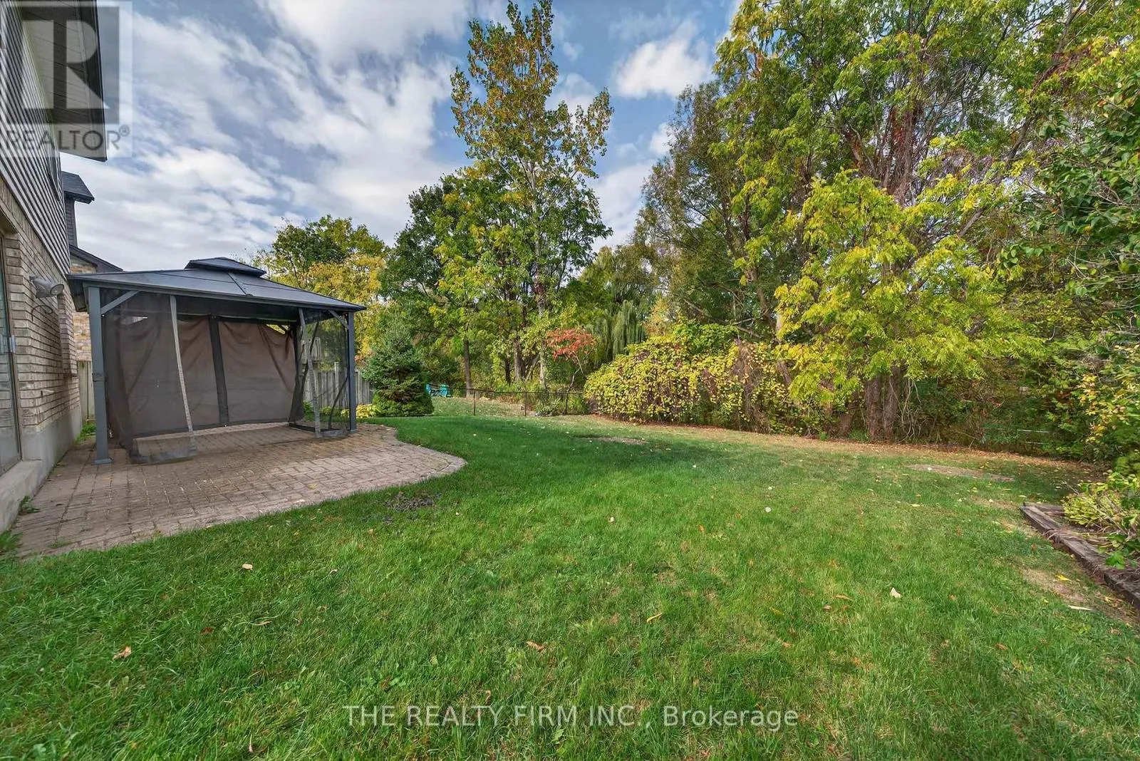 33 STONEYCREEK CRESCENT