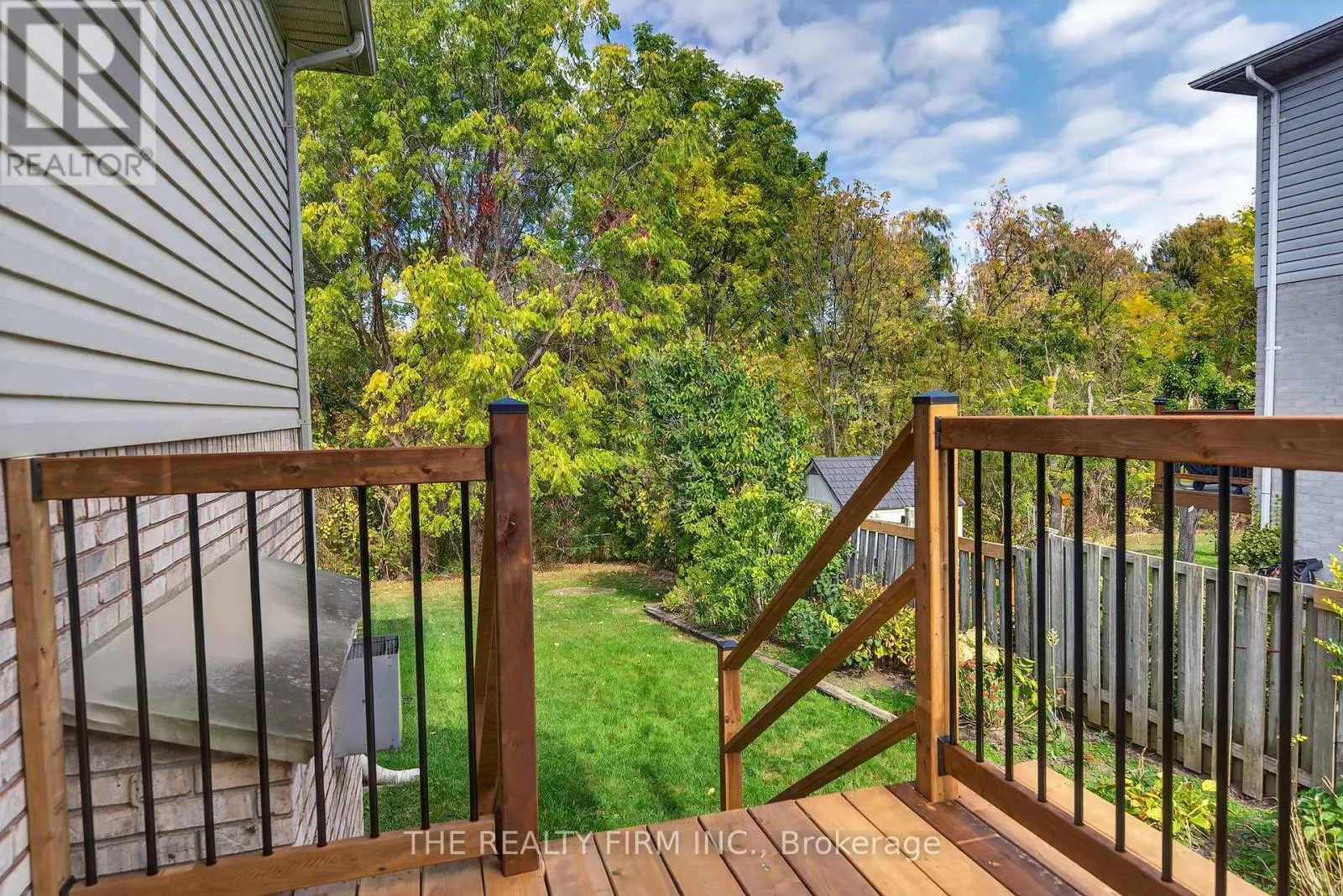 33 STONEYCREEK CRESCENT