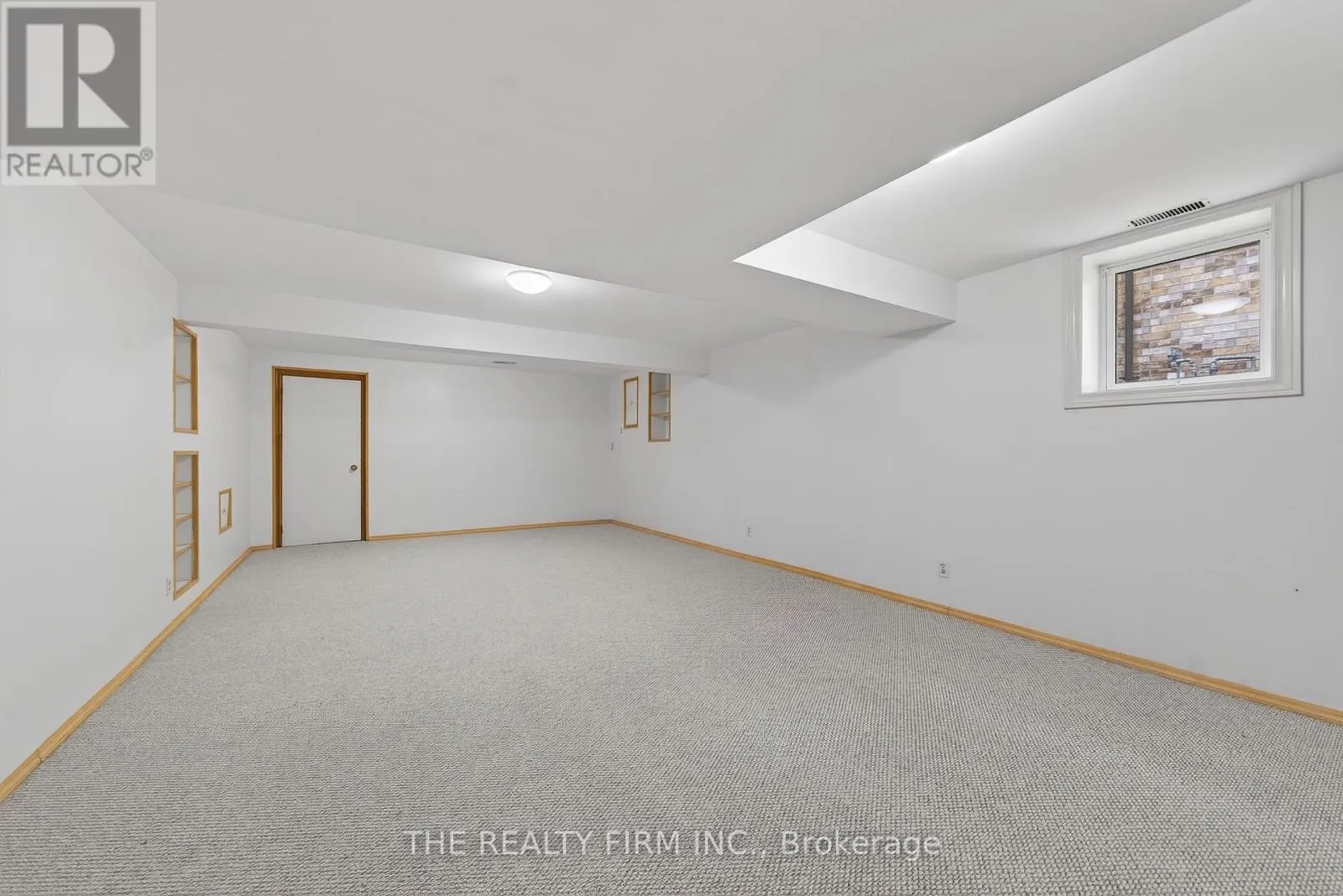 33 STONEYCREEK CRESCENT