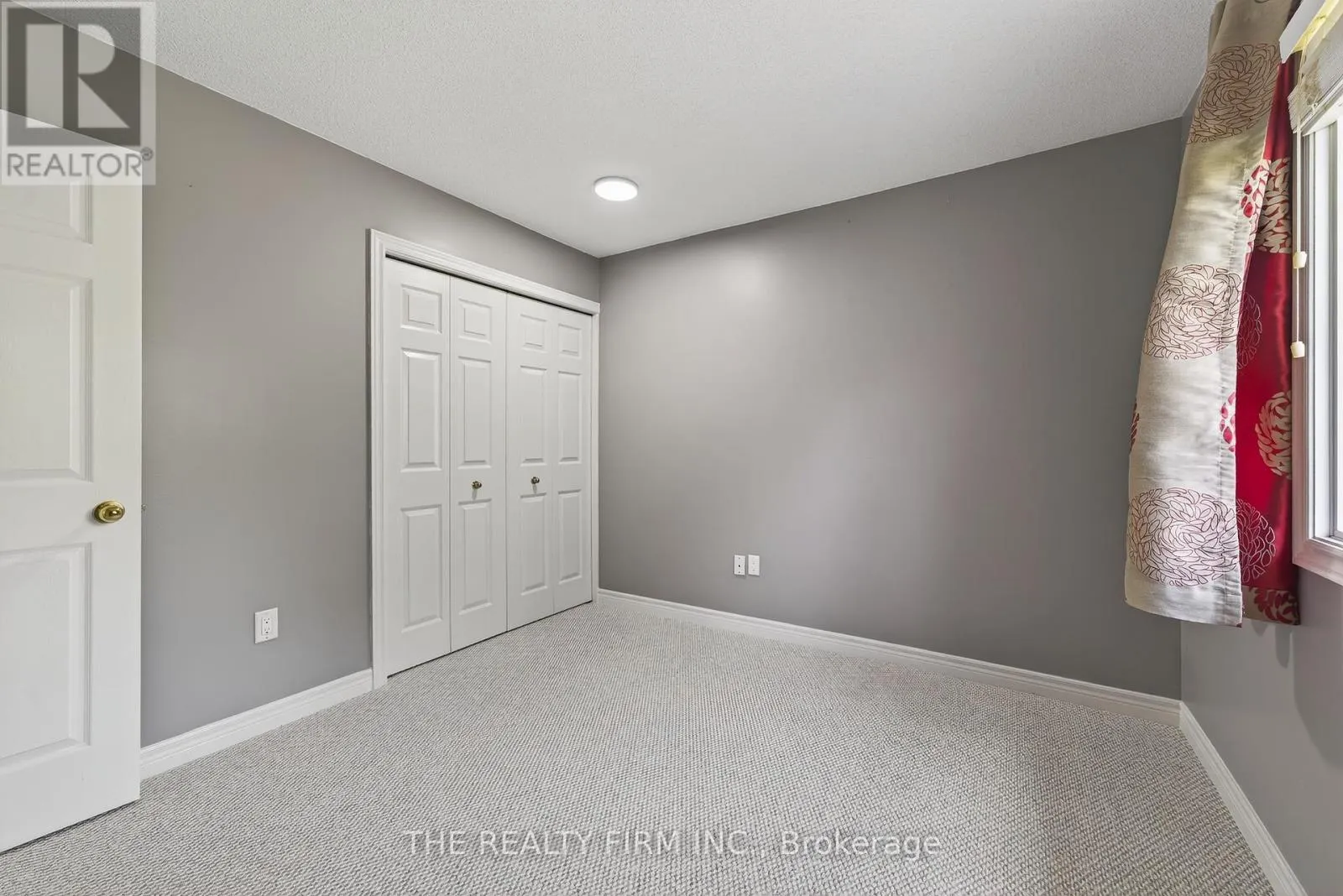 33 STONEYCREEK CRESCENT