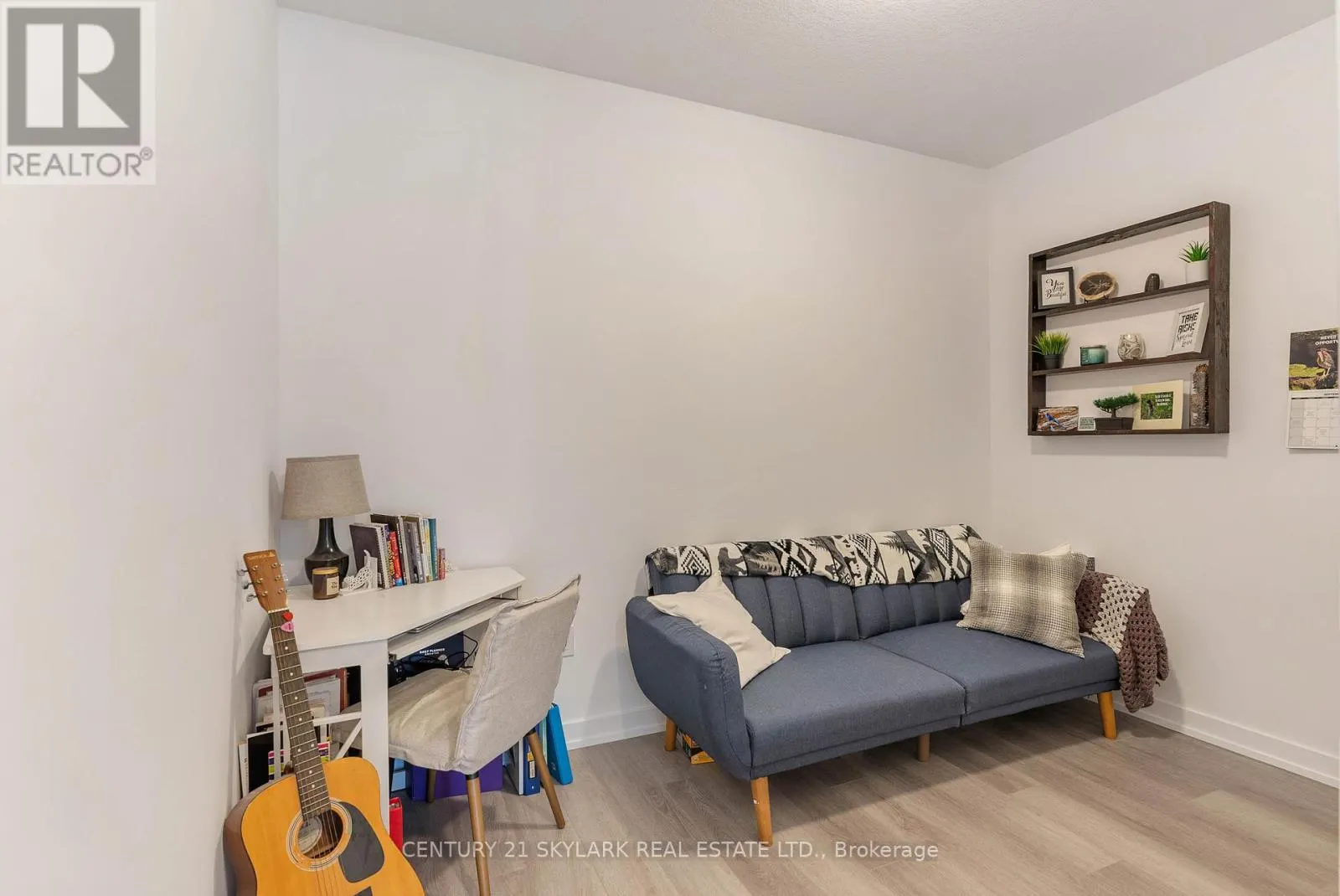 701 - 460 DUNDAS STREET E