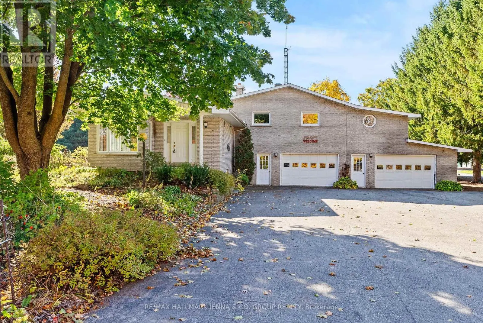 2928 SEGUIN ROAD