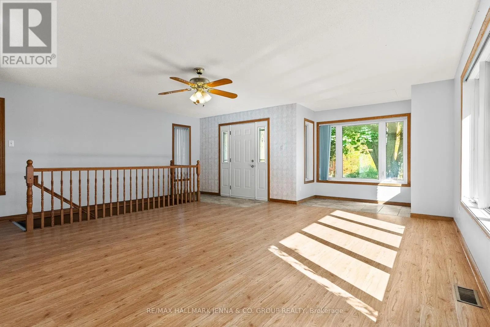 2928 SEGUIN ROAD