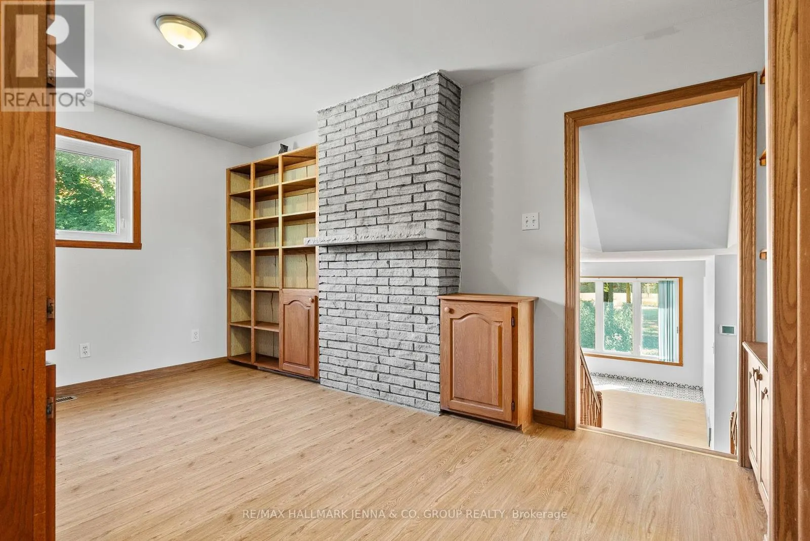 2928 SEGUIN ROAD