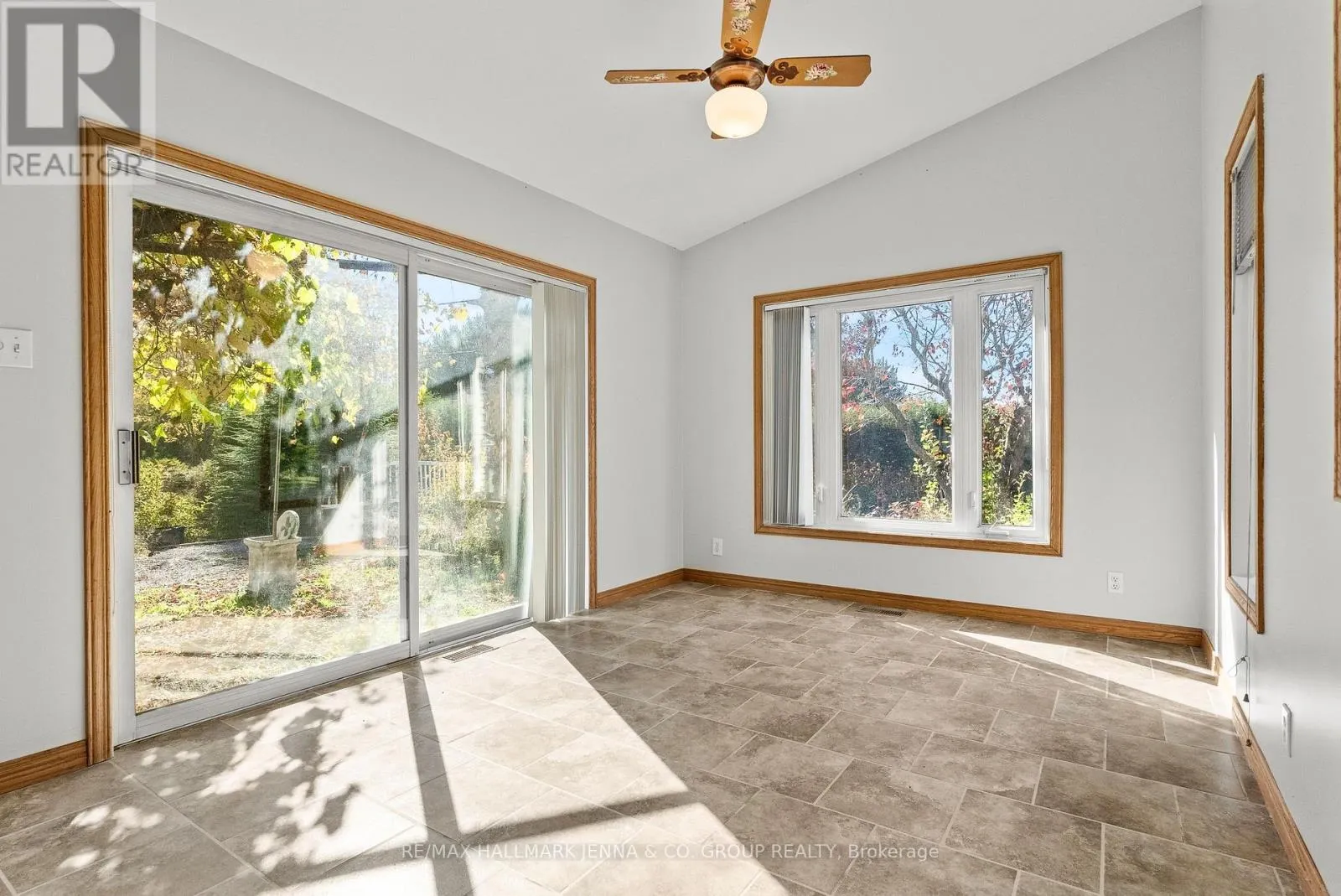 2928 SEGUIN ROAD