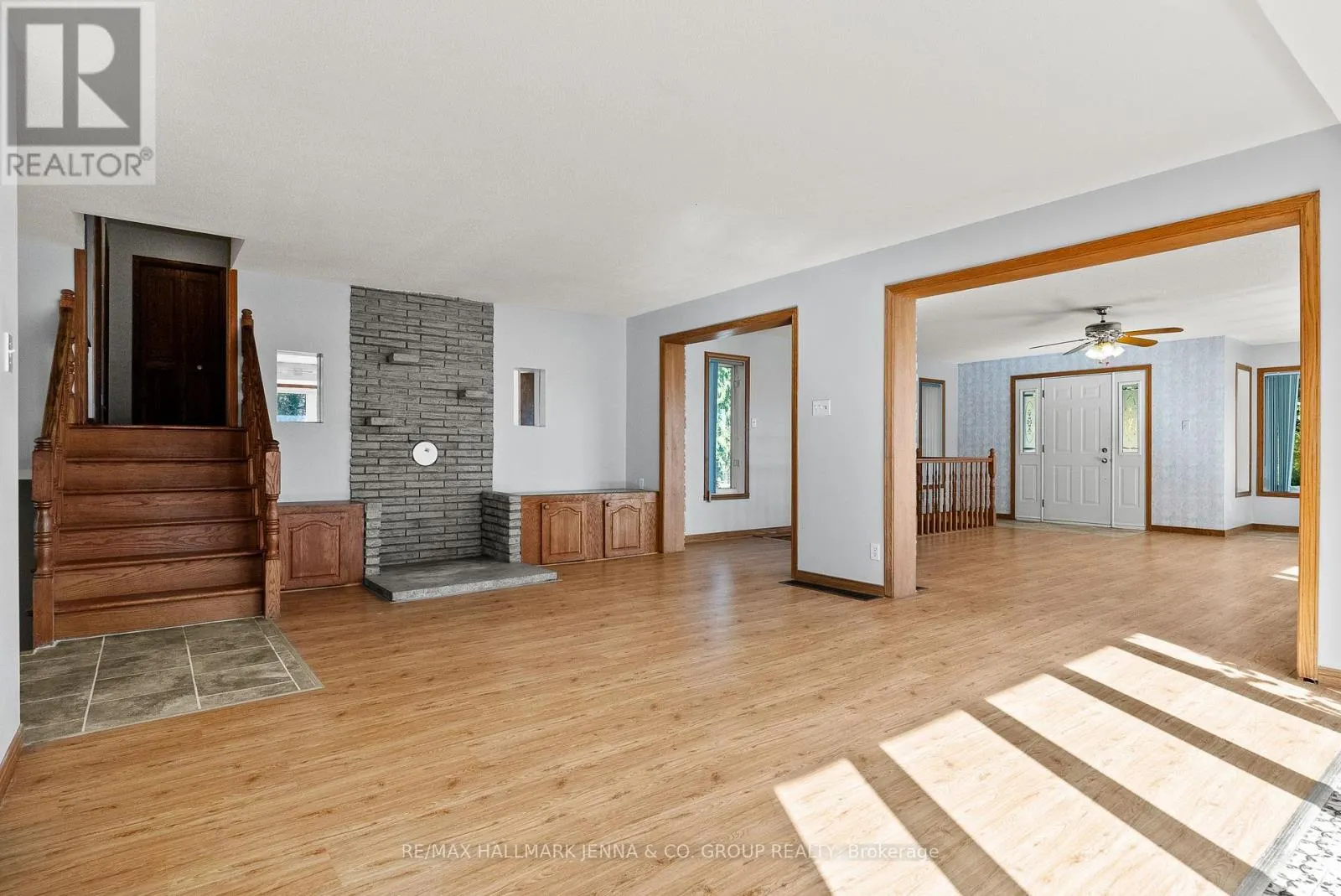2928 SEGUIN ROAD