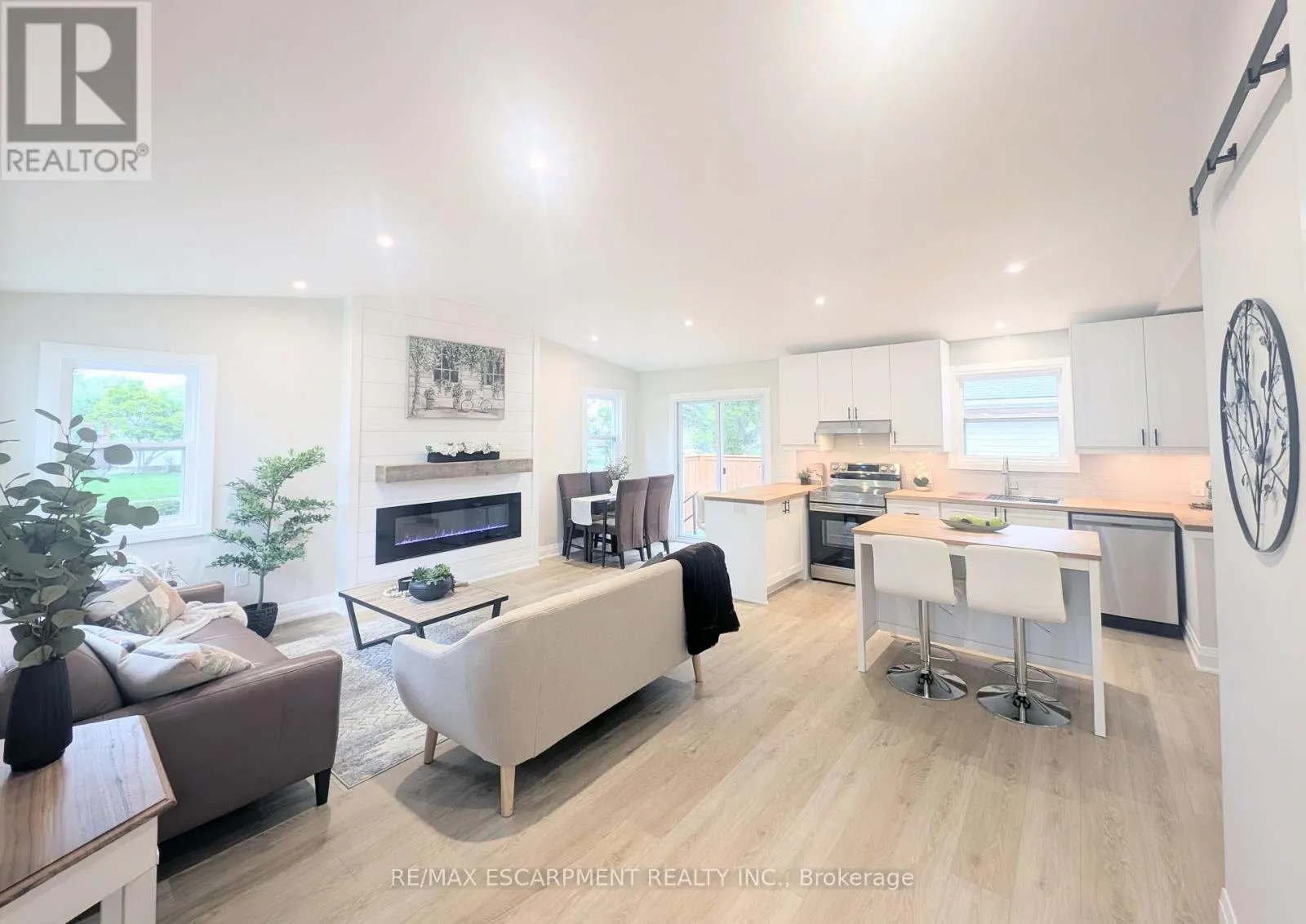 52 VALENCOURT DRIVE