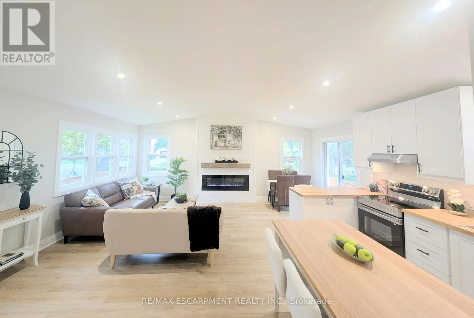 52 VALENCOURT DRIVE