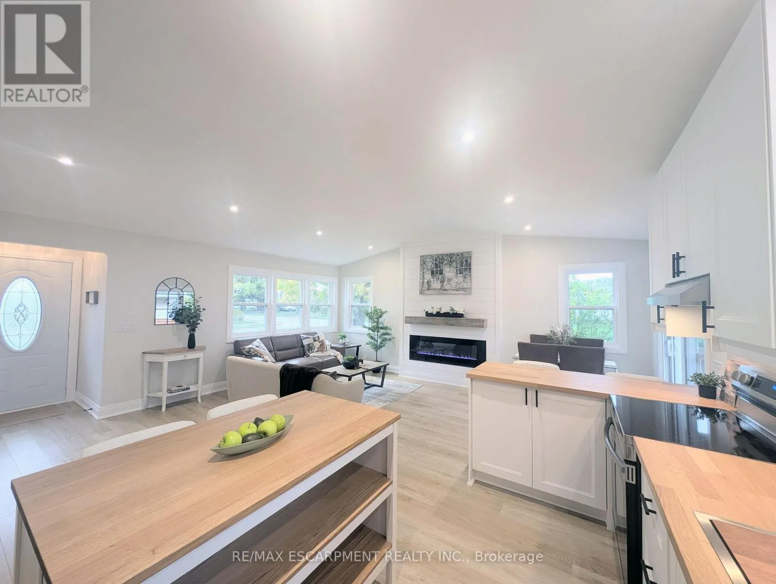 52 VALENCOURT DRIVE