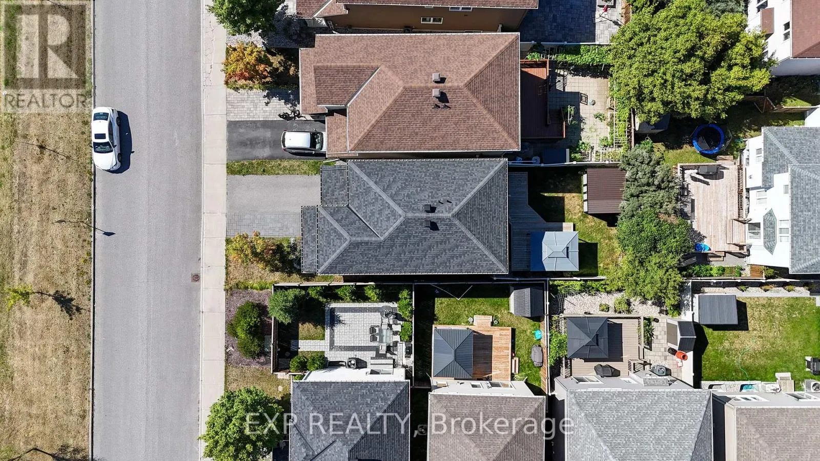 3545 WOODROFFE AVENUE