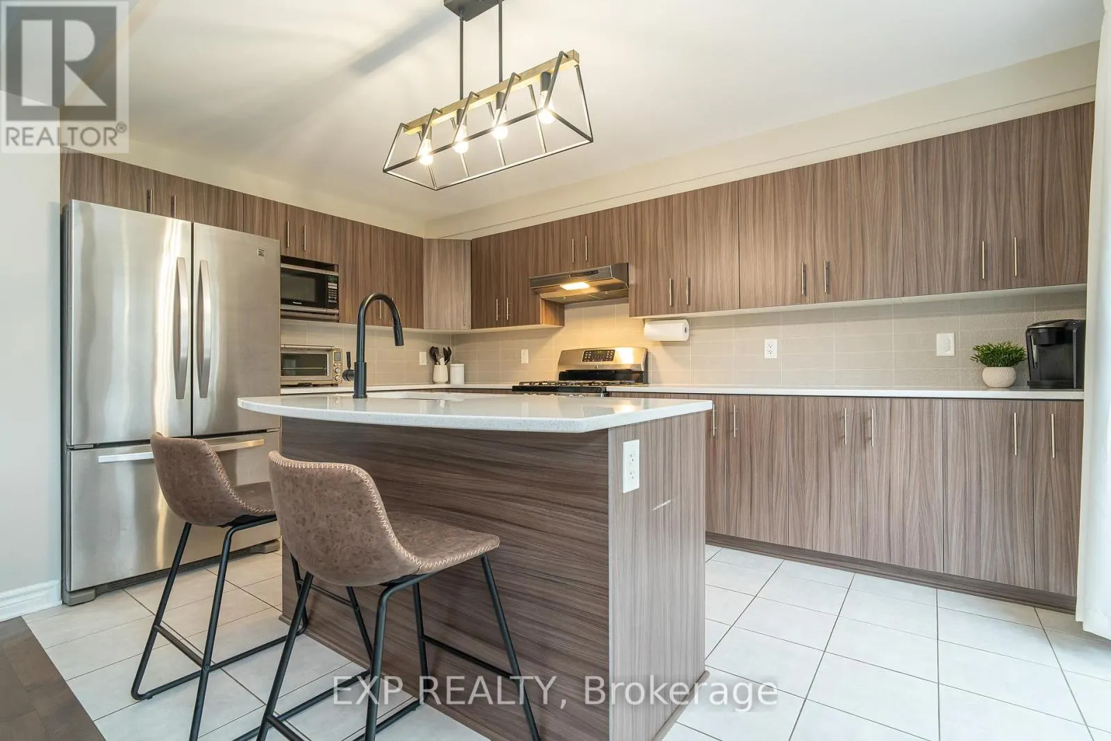 3545 WOODROFFE AVENUE